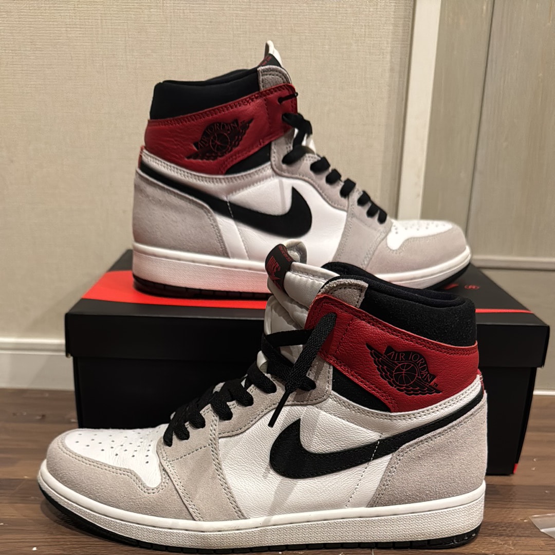 Nike Air Jordan 1 High OG "White/Black/Light Smoke Grey"