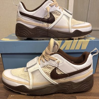 Travis Scott × Nike Zoom Field Jaxx "White and Light Chocolate"