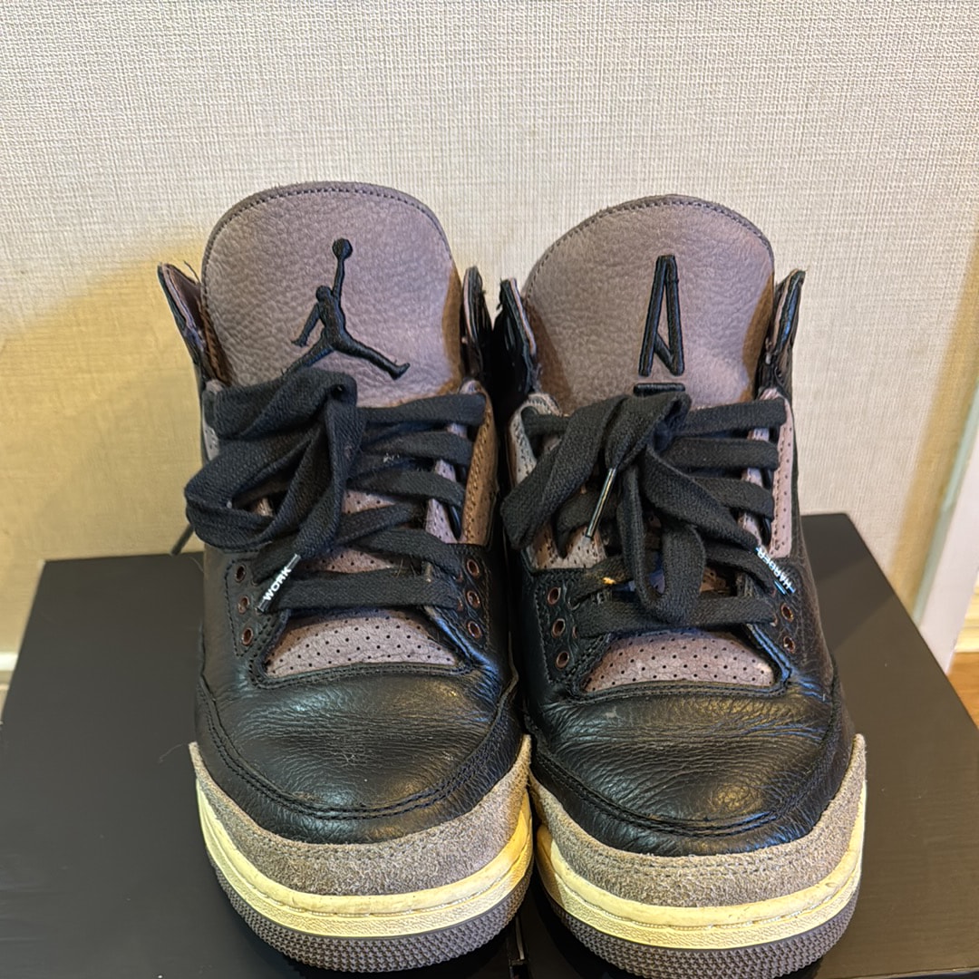 アママニエール × ナイキ ウィメンズ エアジョーダン3 レトロ OG SP "ブラック アンド フラットピューター/WYWS"