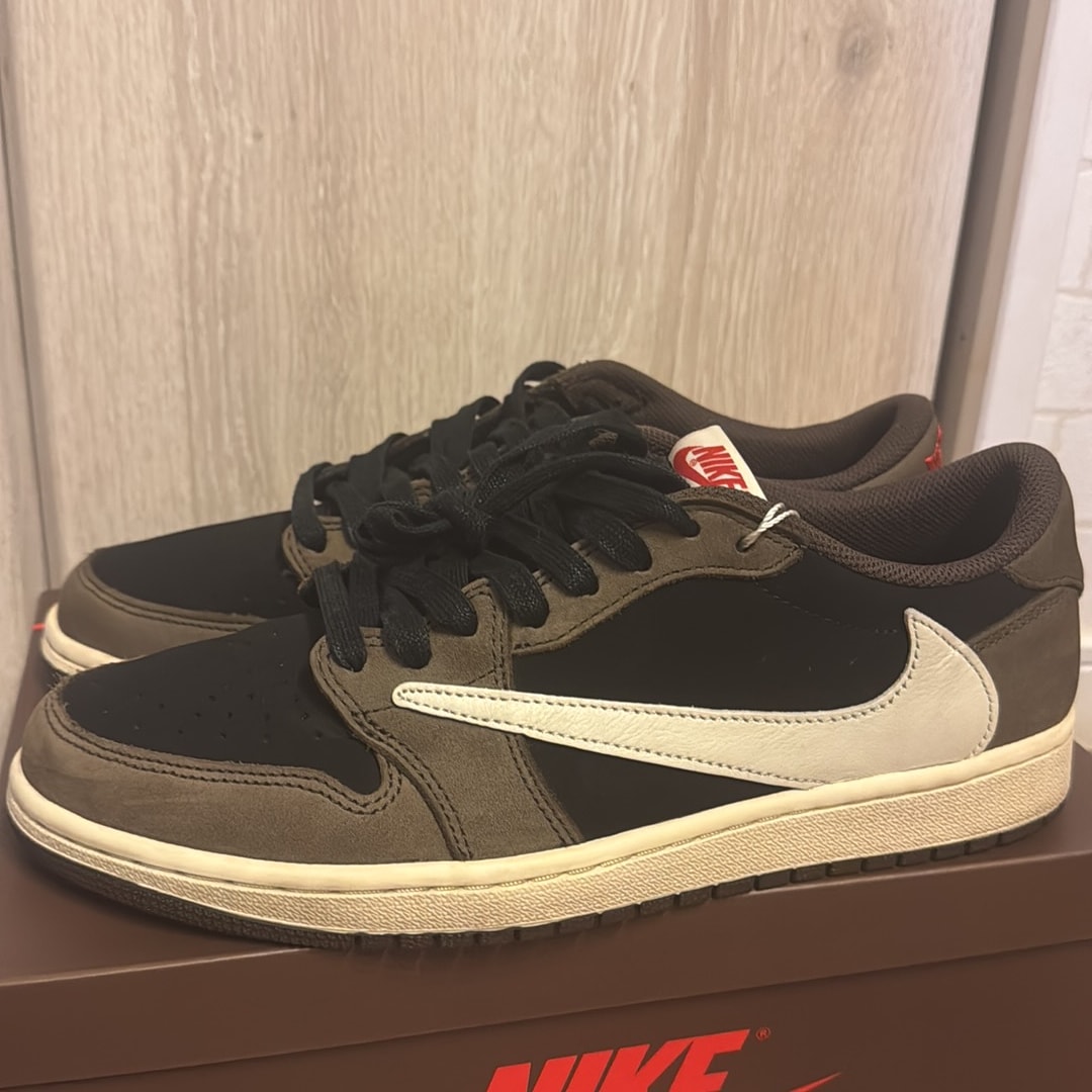 Travis Scott × Nike Air Jordan 1 Low OG SP-T  "Black/Dark Mocha"