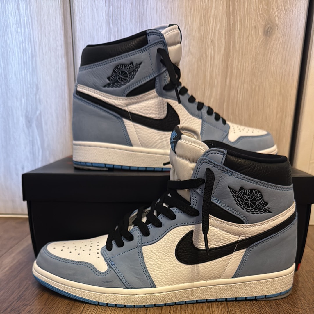 Nike Air Jordan 1 High OG "University Blue"