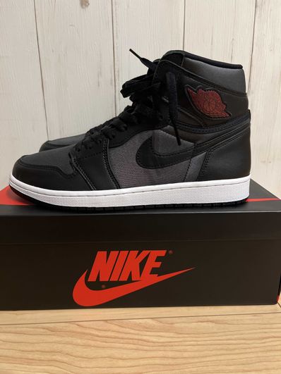 Nike Air Jordan 1 Retro High OG "Black/Metallic Silver/Gym Red"