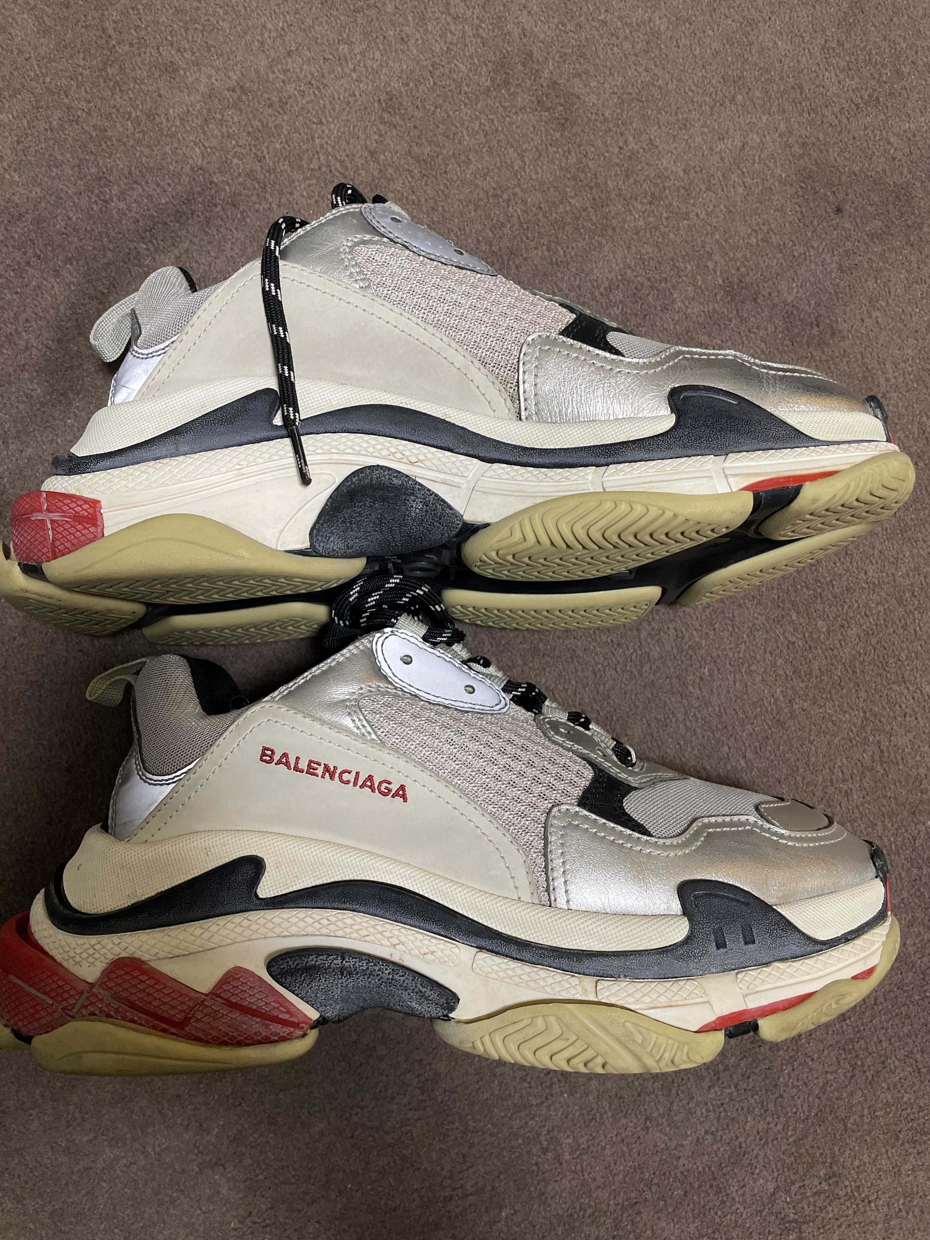 BALENCIAGA Triple S "Black/Red"