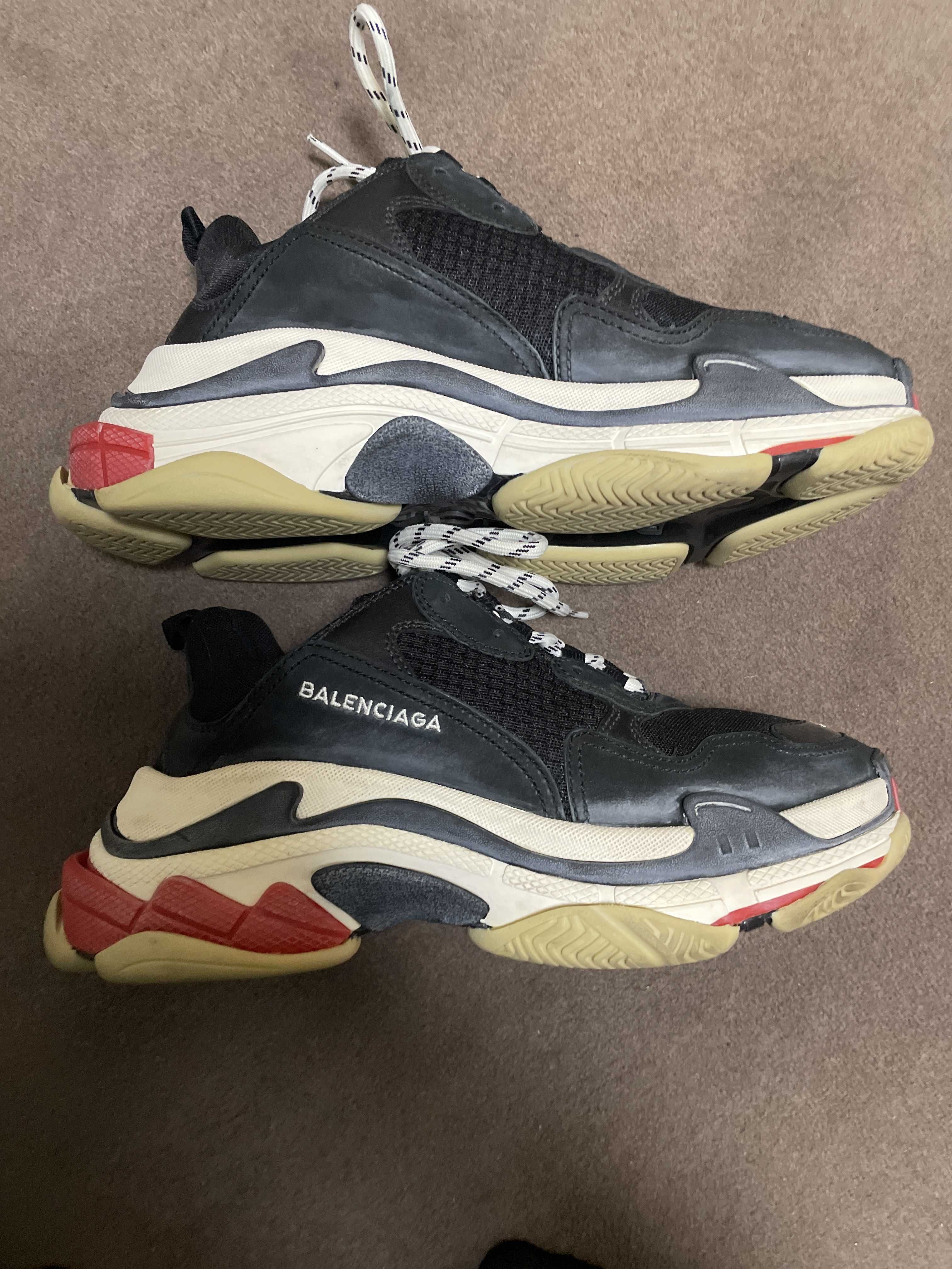 BALENCIAGA Triple S "Black/Red"