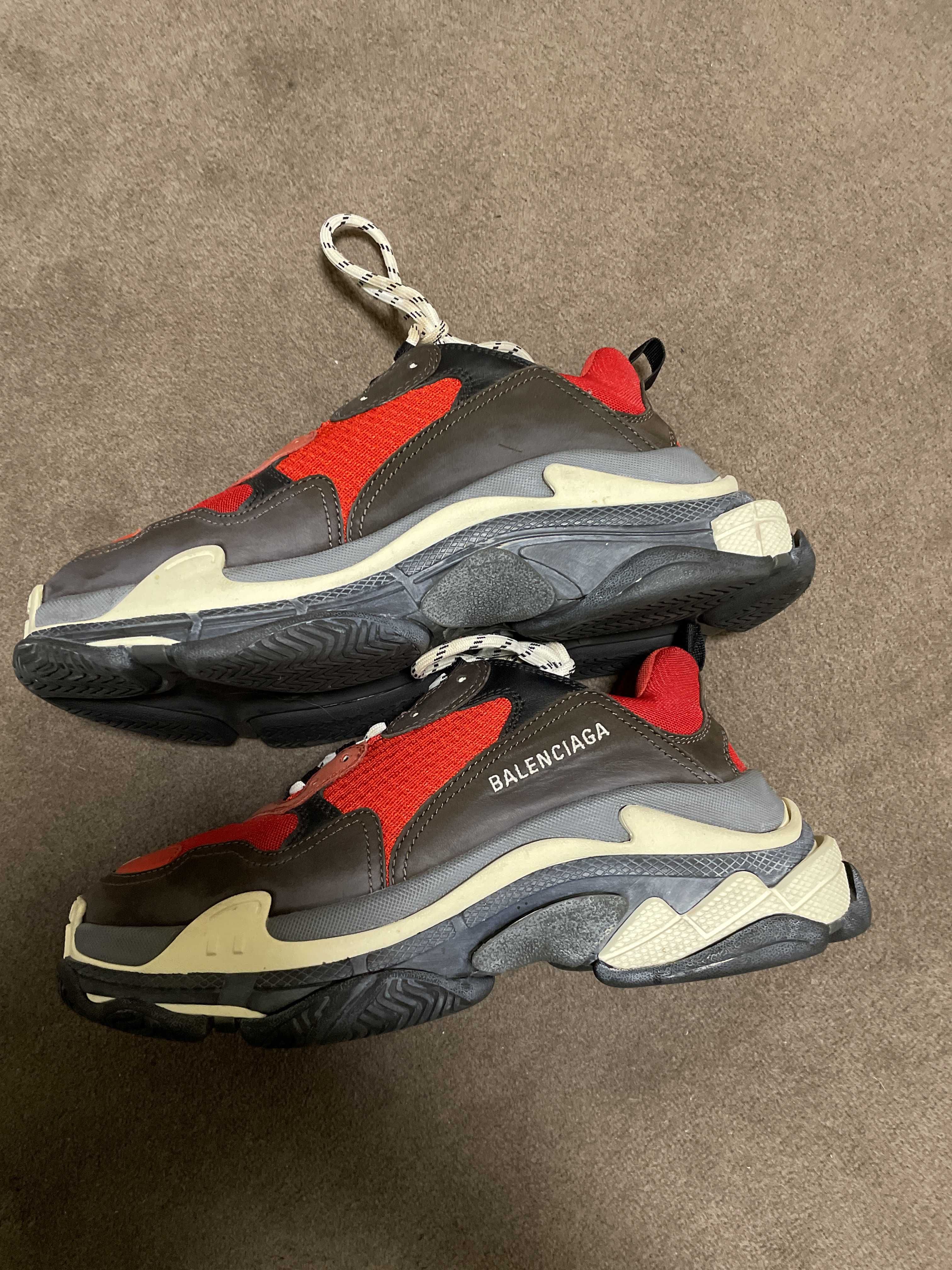BALENCIAGA Triple S "Black/Red"
