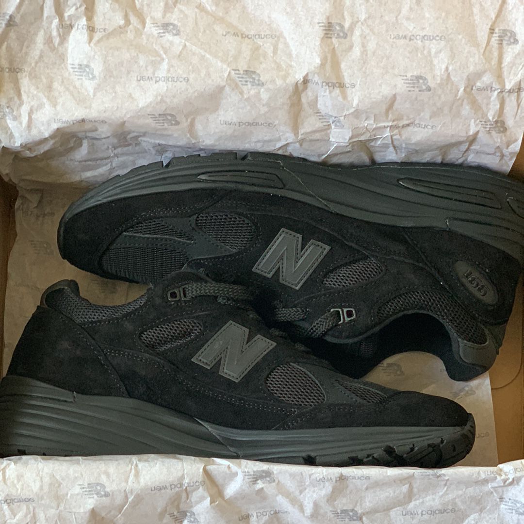 New Balance 991V2 "Triple Black"