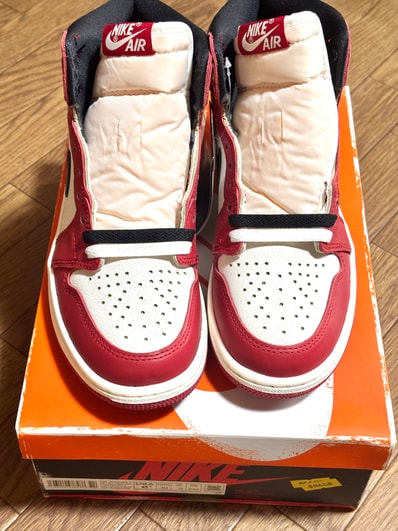 Nike Air Jordan 1 High OG "Lost & Found/Chicago"
