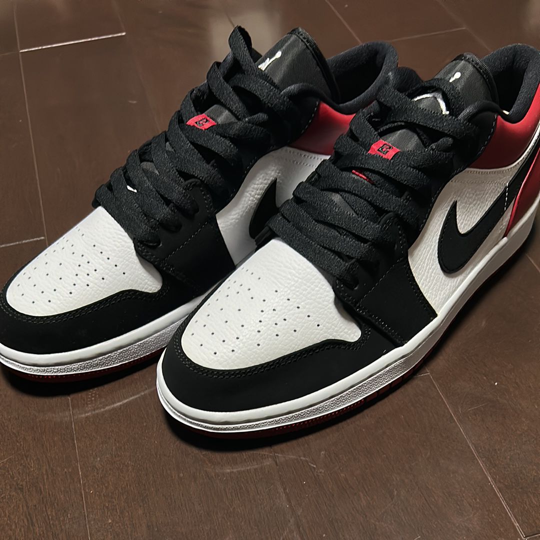 Nike Air Jordan 1 Low "Black Toe"