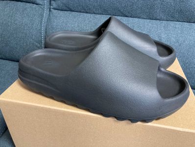 adidas YEEZY Slide "Onyx"