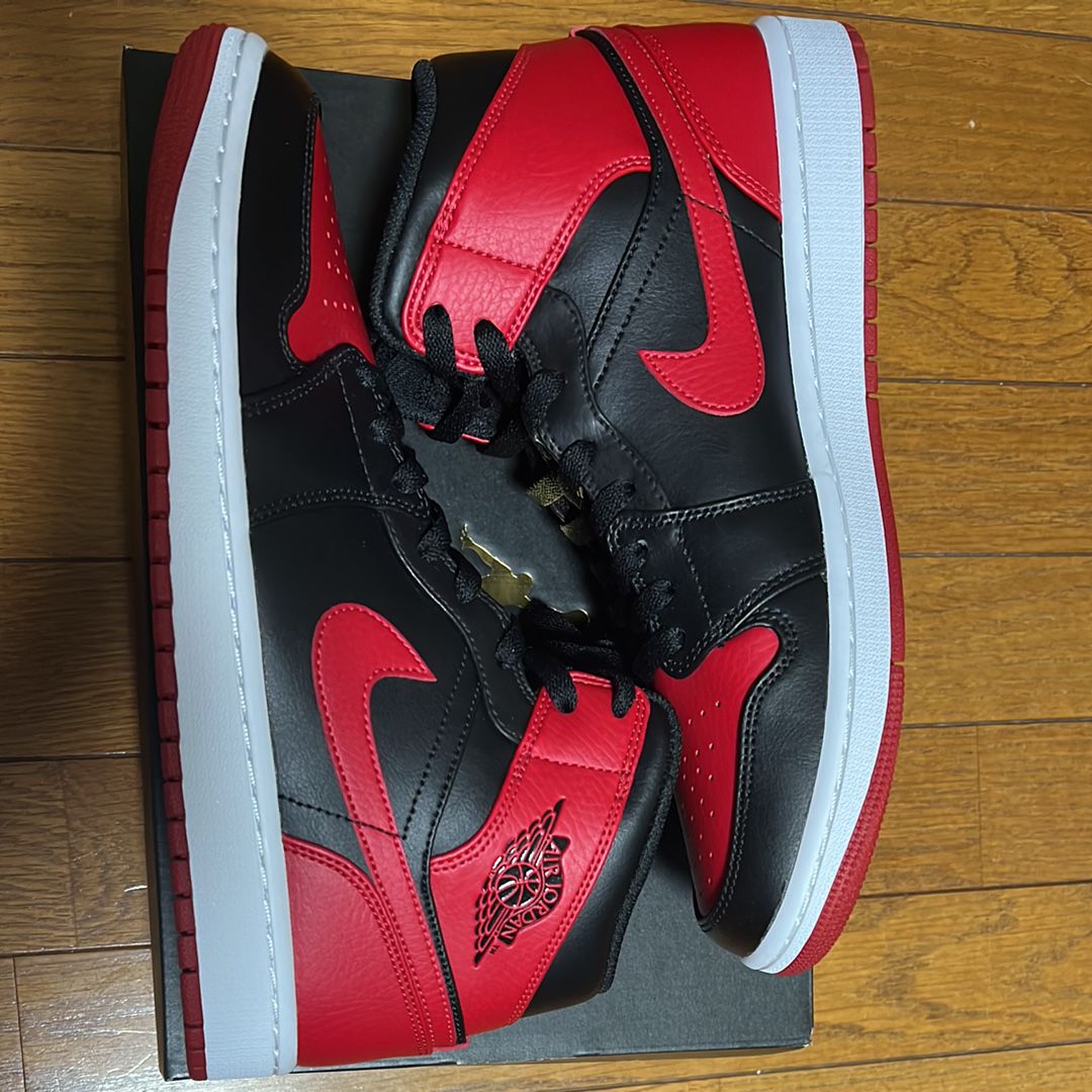 Nike Air Jordan 1 Mid "Bred"