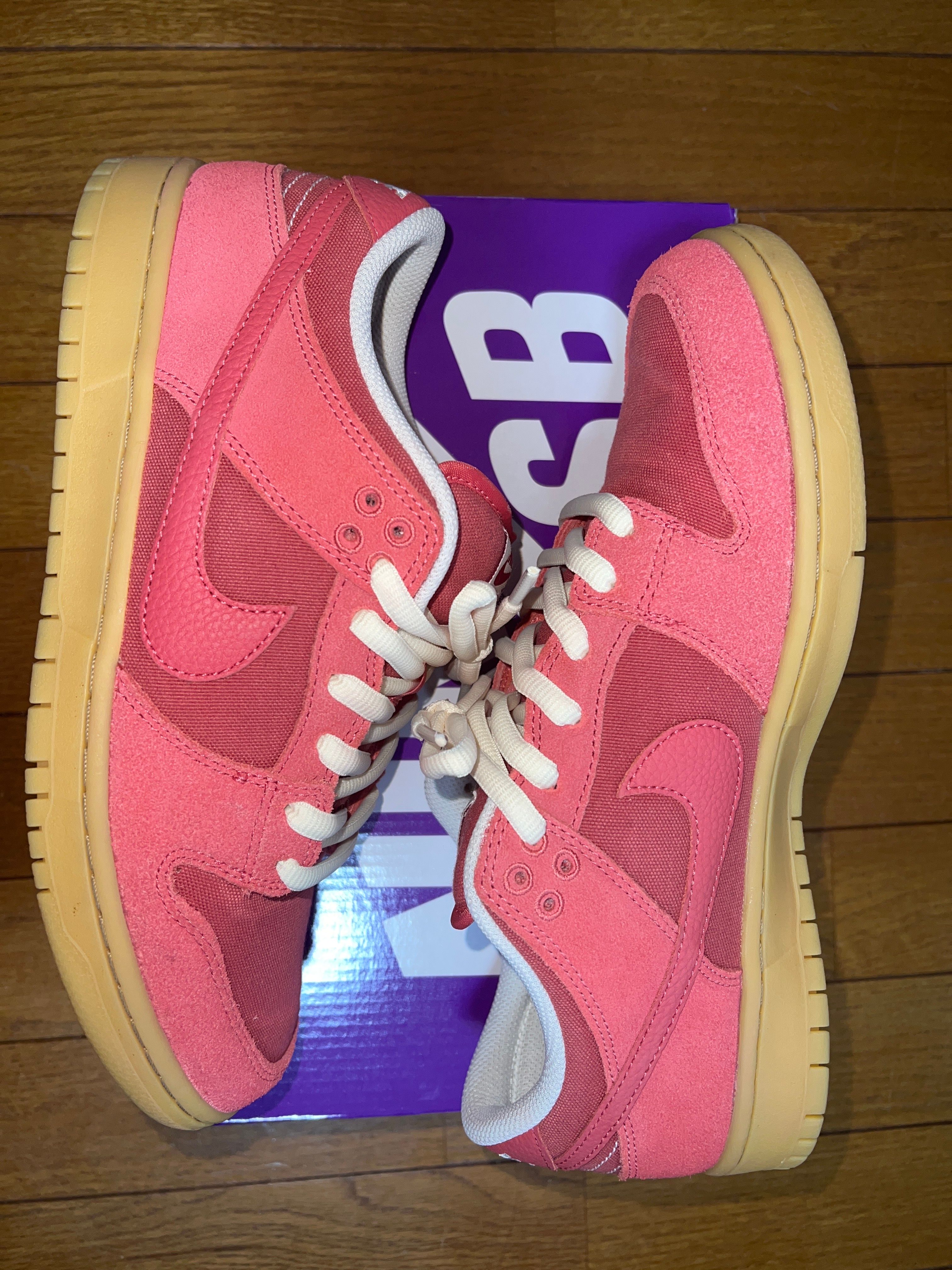 Nike SB Dunk Low "Adobe"