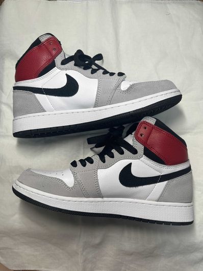 Nike GS Air Jordan 1 High OG "Light Smoke Grey"