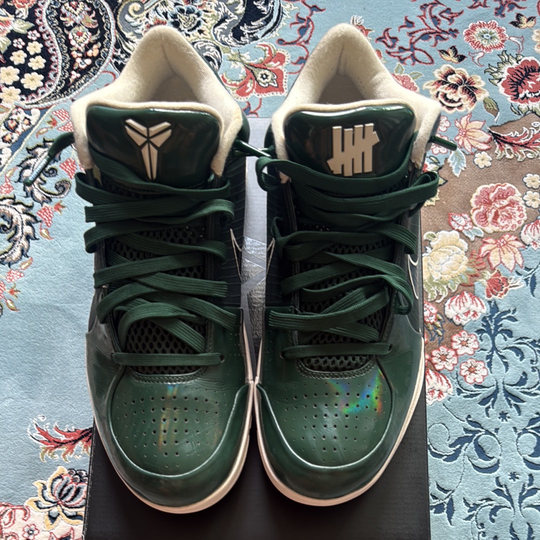 UNDEFEATED × Nike Kobe 4 Protro "Milwaukee Bucks" 