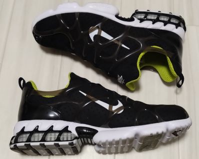Stussy x Nike Air Zoom Kukini "Black/White/Bright Cactus"