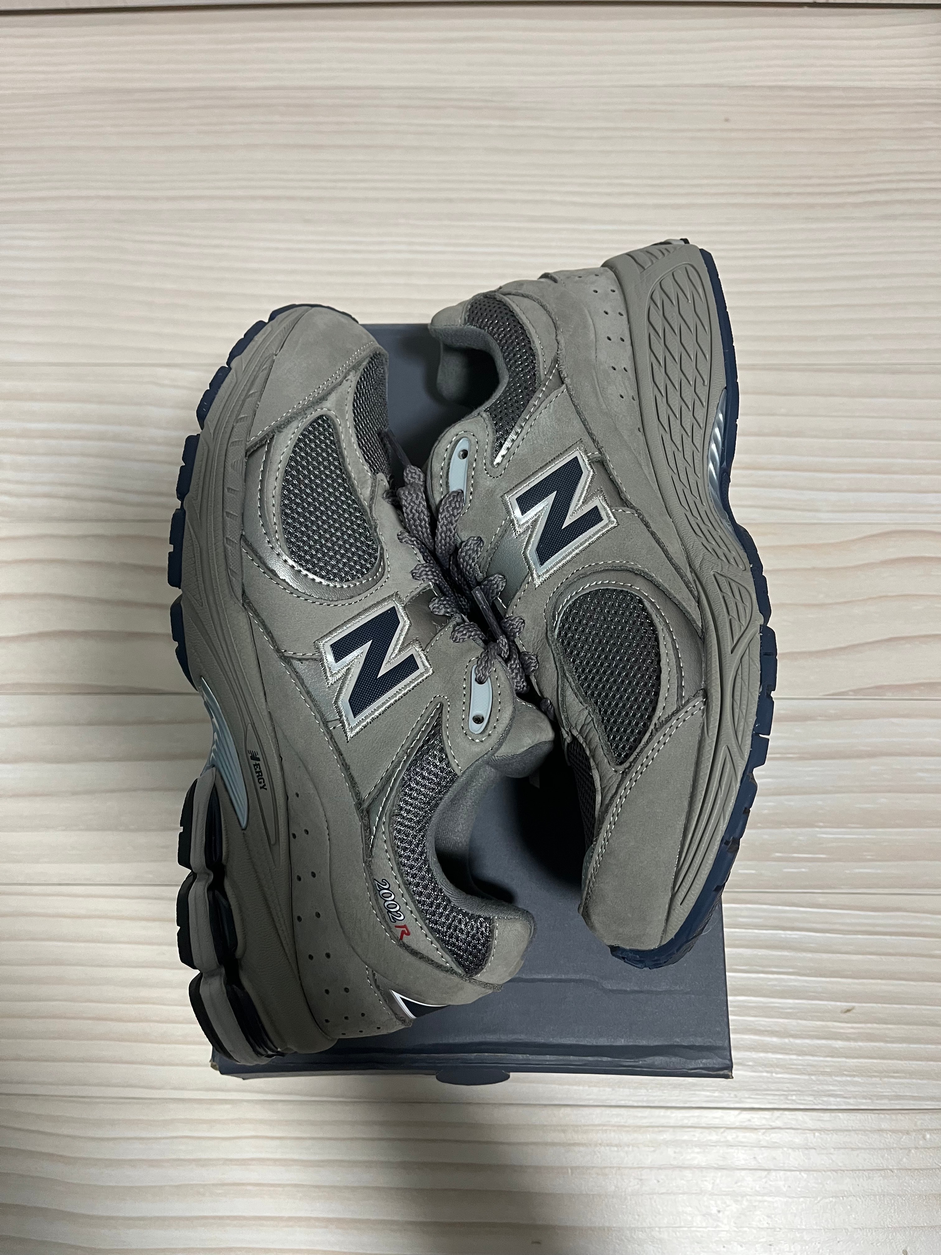 New Balance 2002R "Gray"