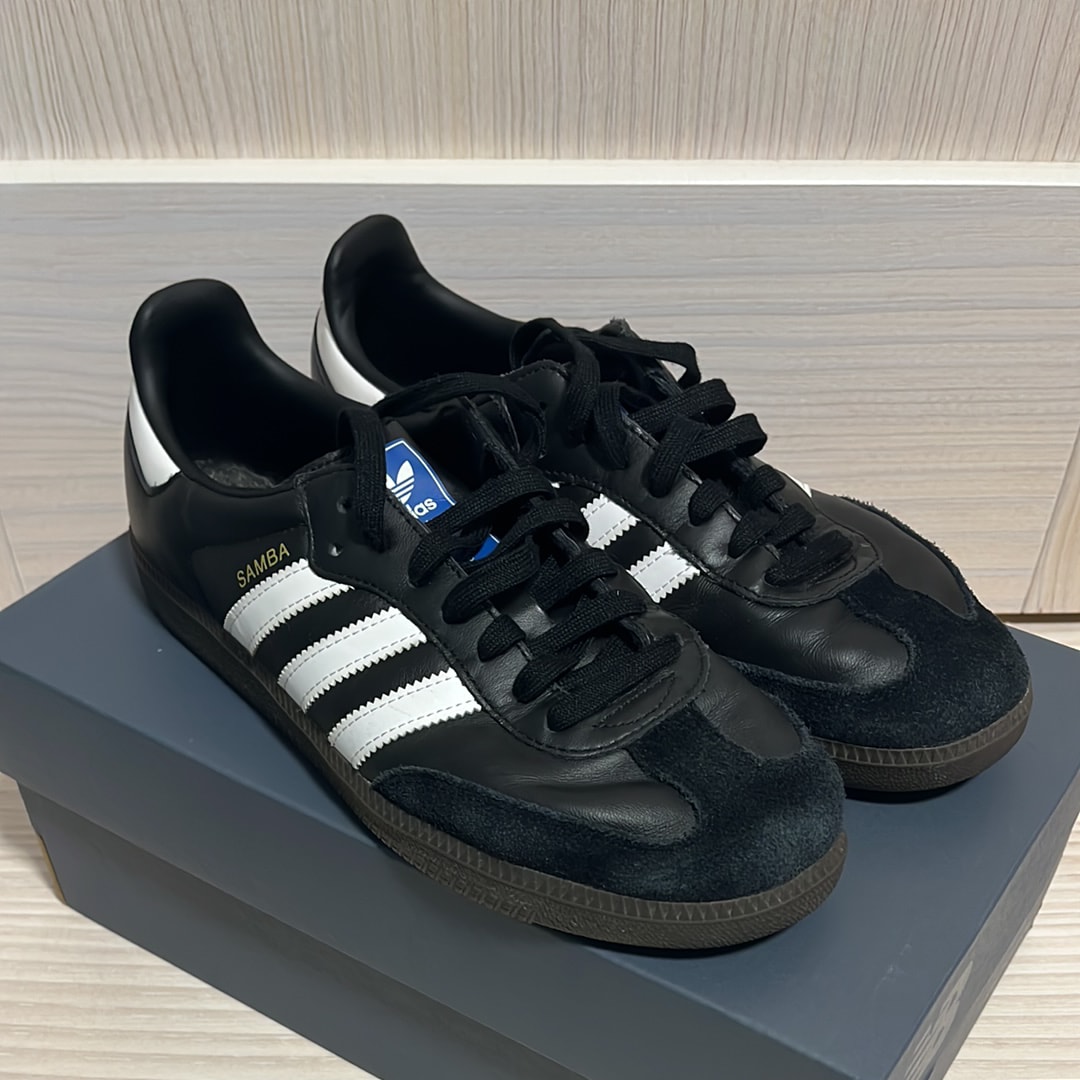アディダス サンバ OG "コアブラック/クラウドホワイト/ガム"