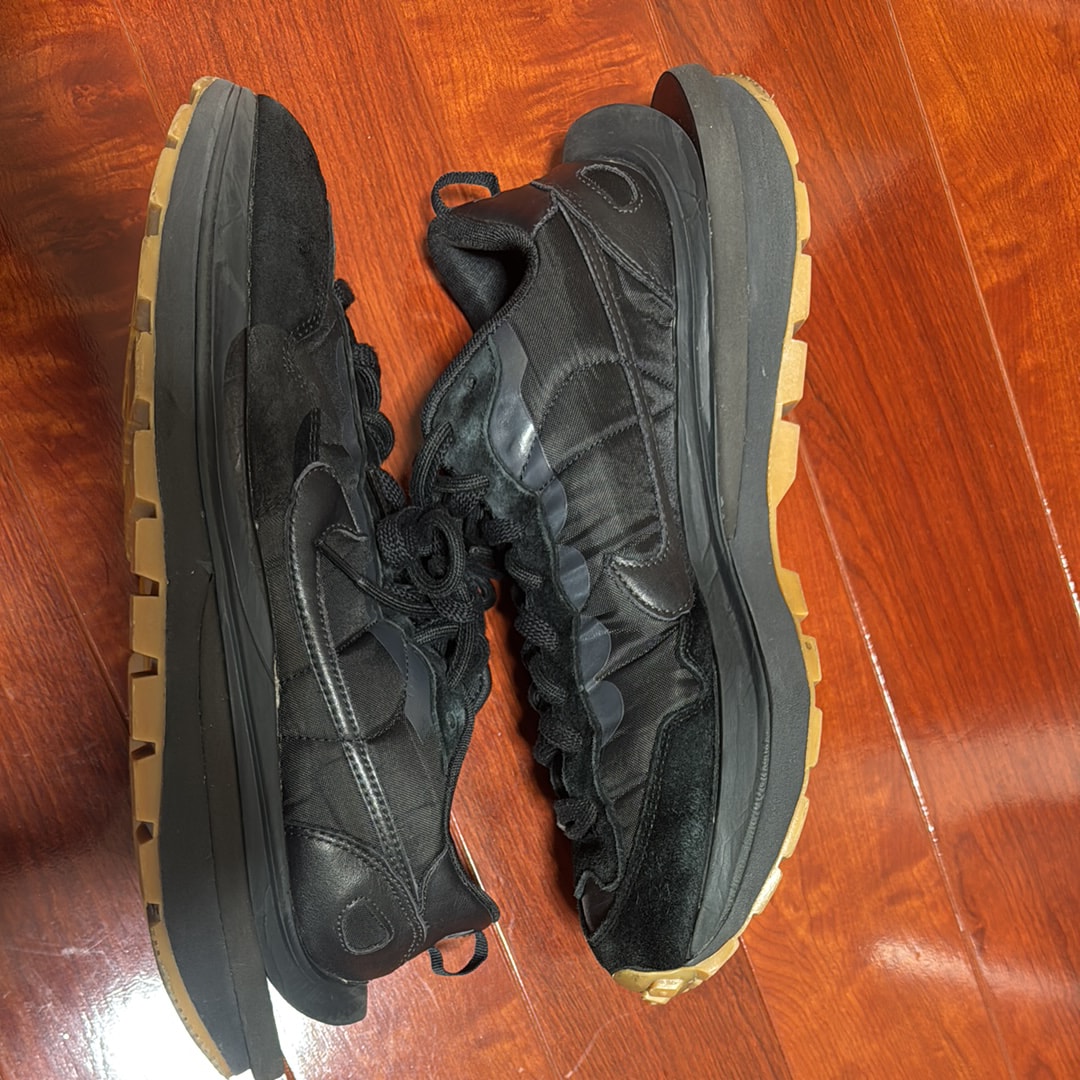 サカイ × ナイキ ヴェイパーワッフル "ブラックガム"