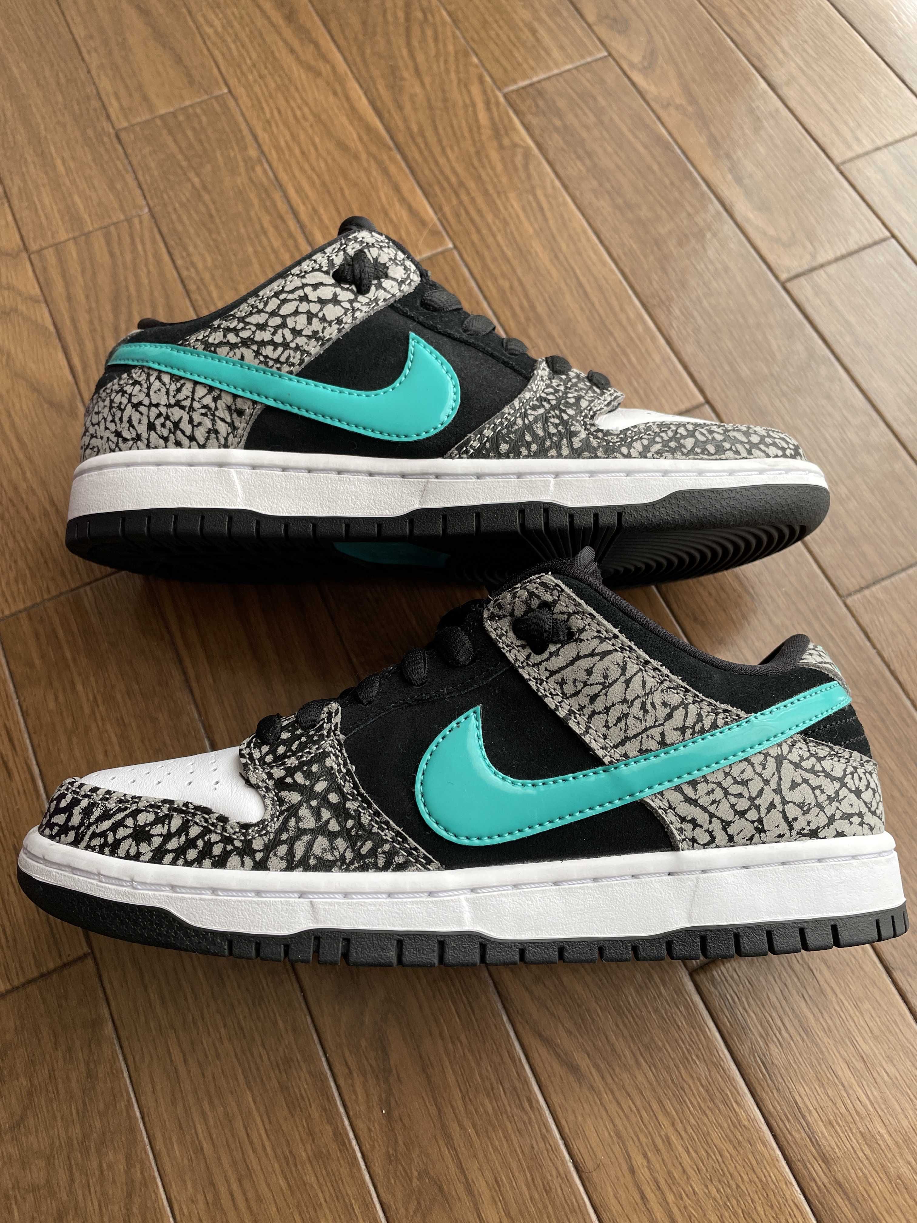 Nike SB Dunk Low "Elephant/Safari"