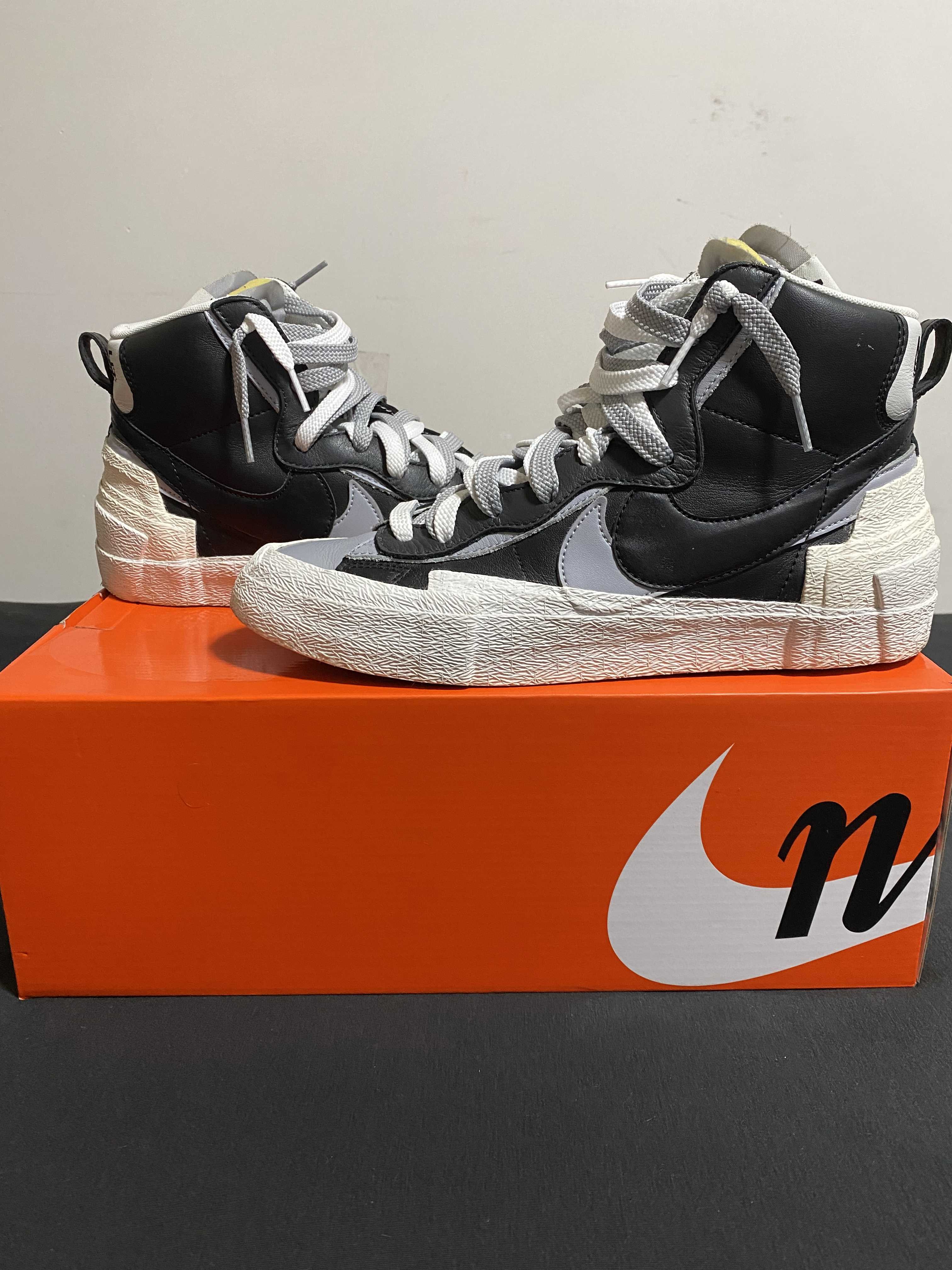 sacai × NIKE BLAZER MID "BLACK/WOLF GREY/WHITE"