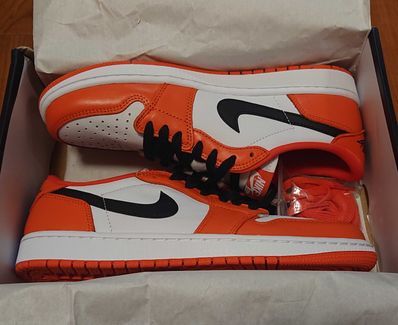 Nike Air Jordan 1 Low OG "Starfish"