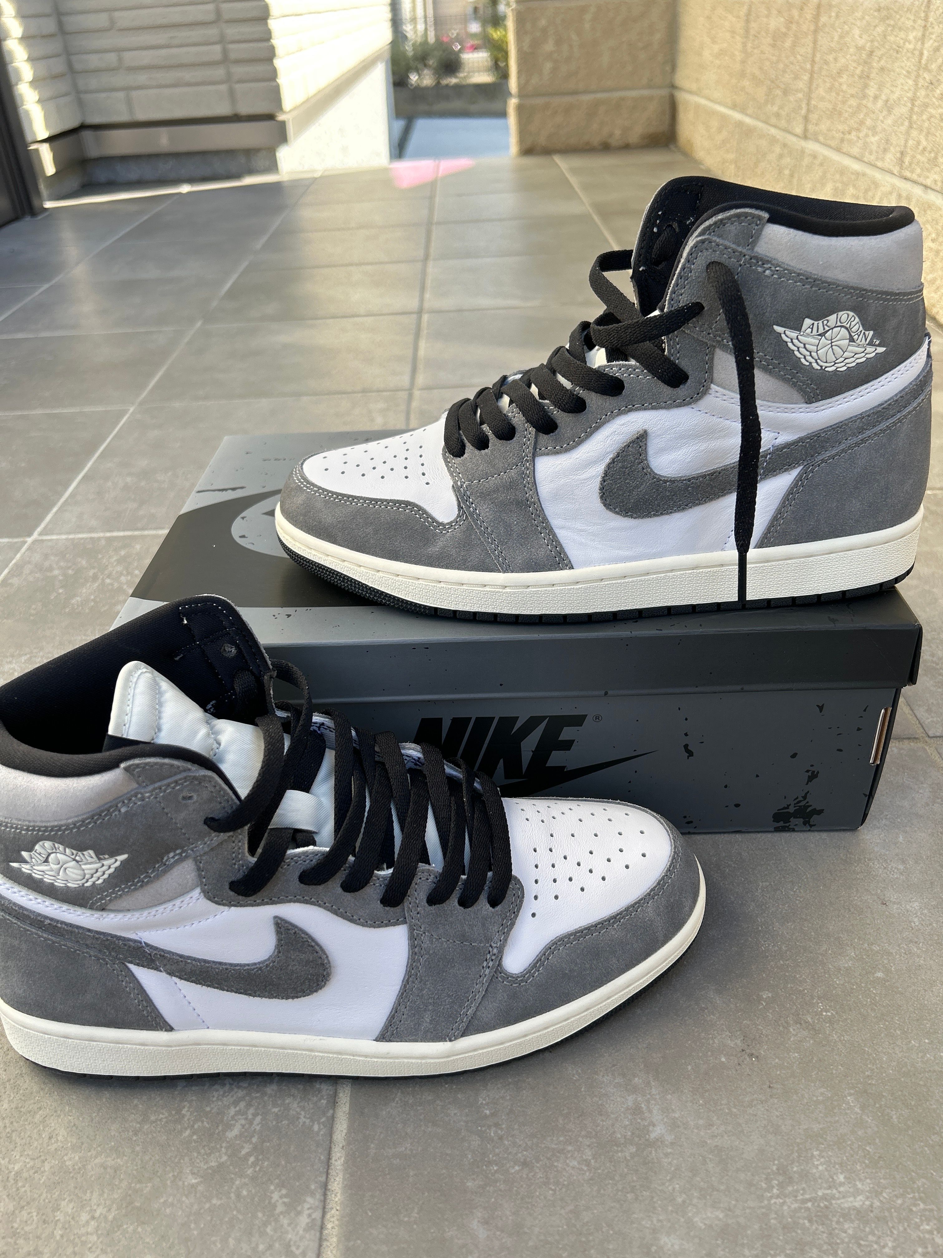 Nike Air Jordan 1 Retro High OG "Black and Smoke Grey"