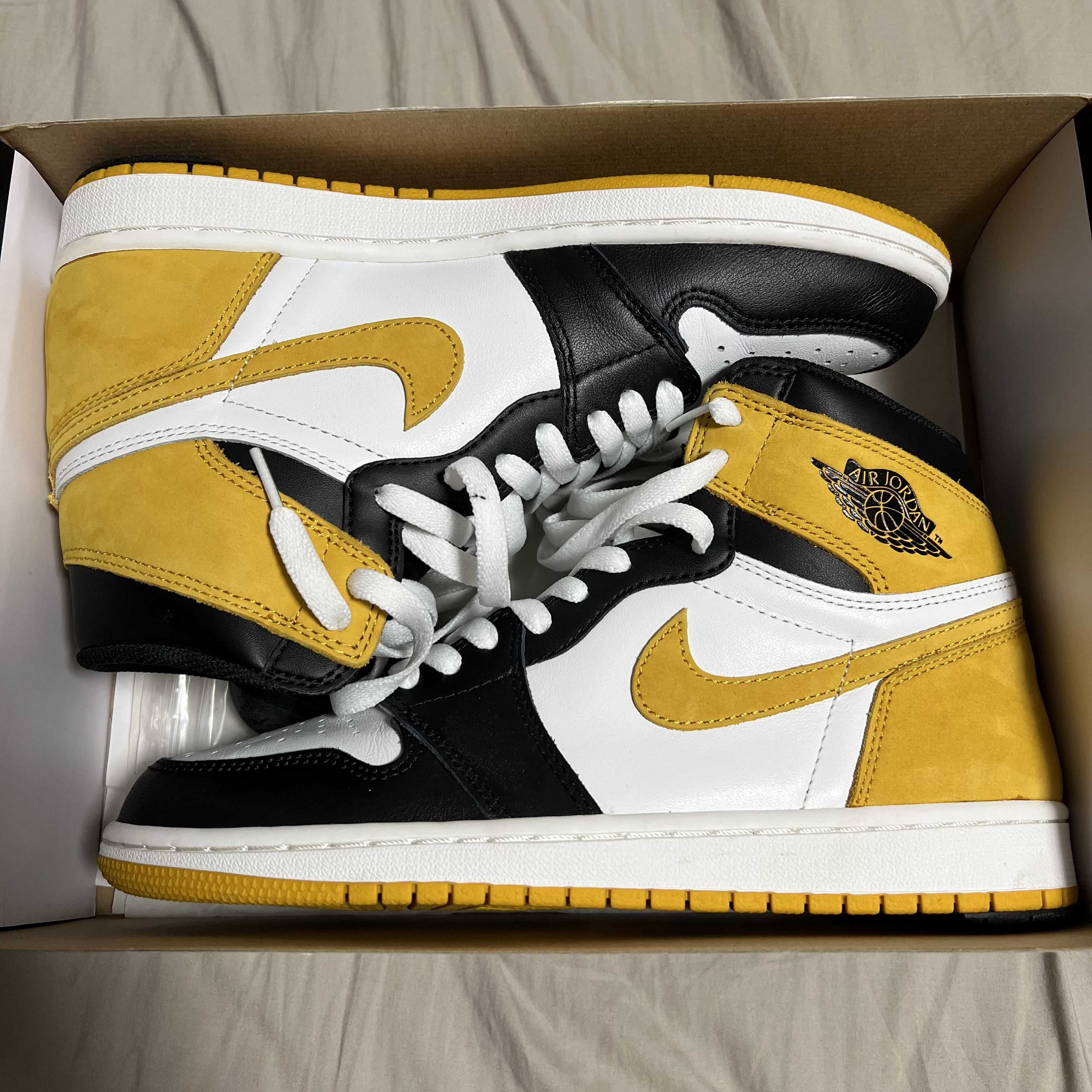 Nike Air Jordan 1 Retro High OG "Black Toe/Yellow Ochre"