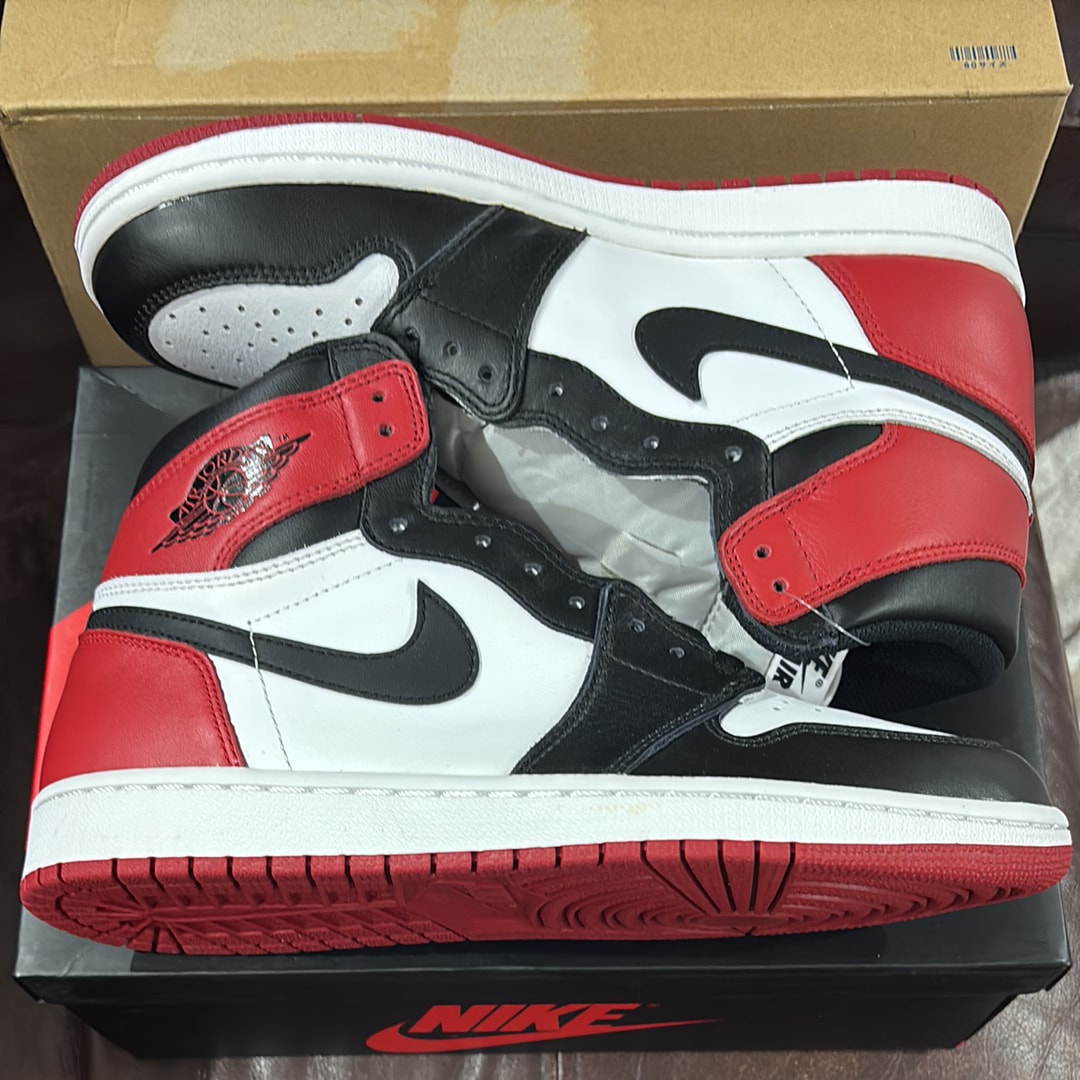 Nike Air Jordan 1 Retro High OG "Black Toe"(2016)