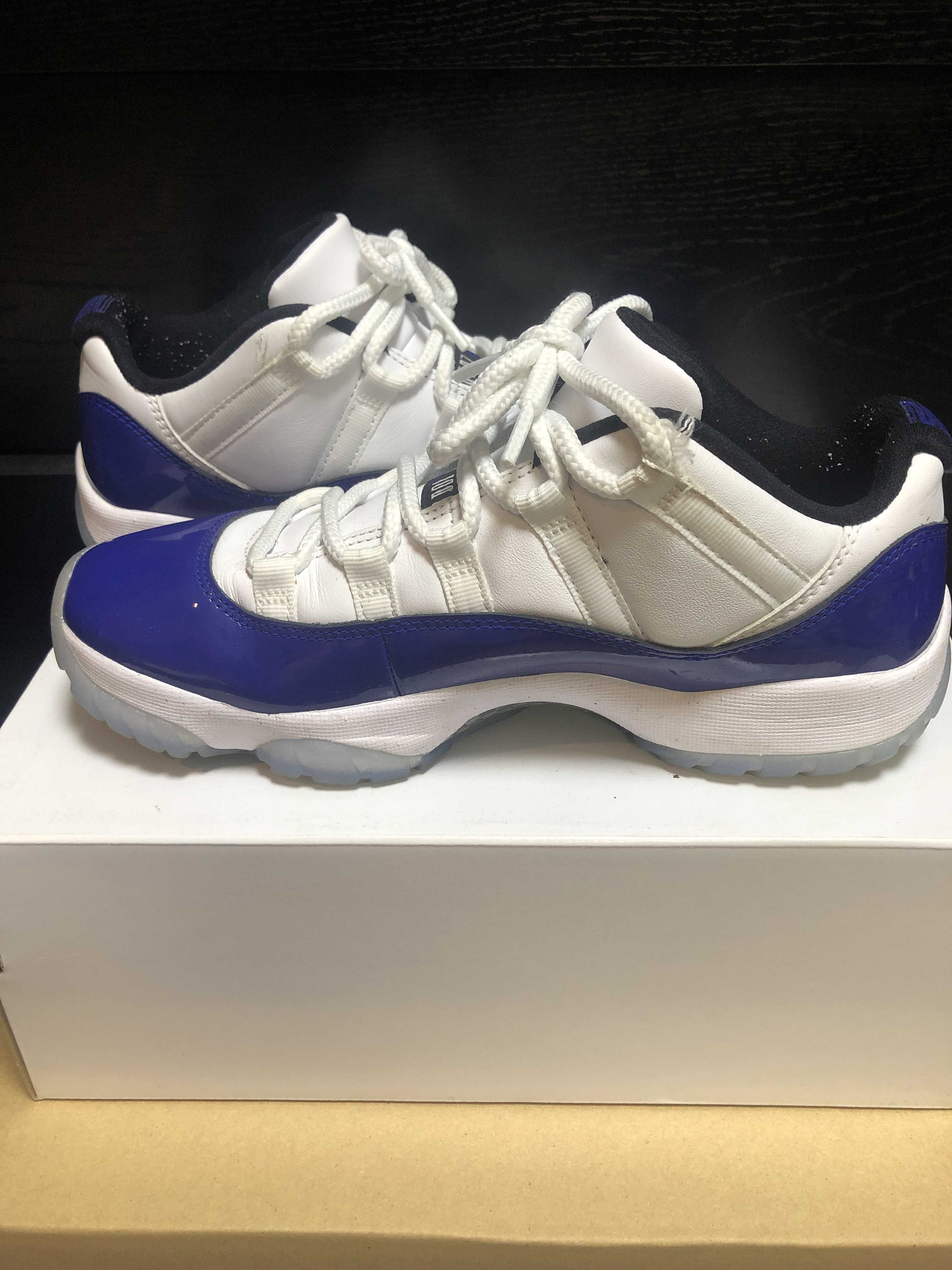  NIKE Women's AIR JORDAN 11 LOW "CONCORD SKETCH"