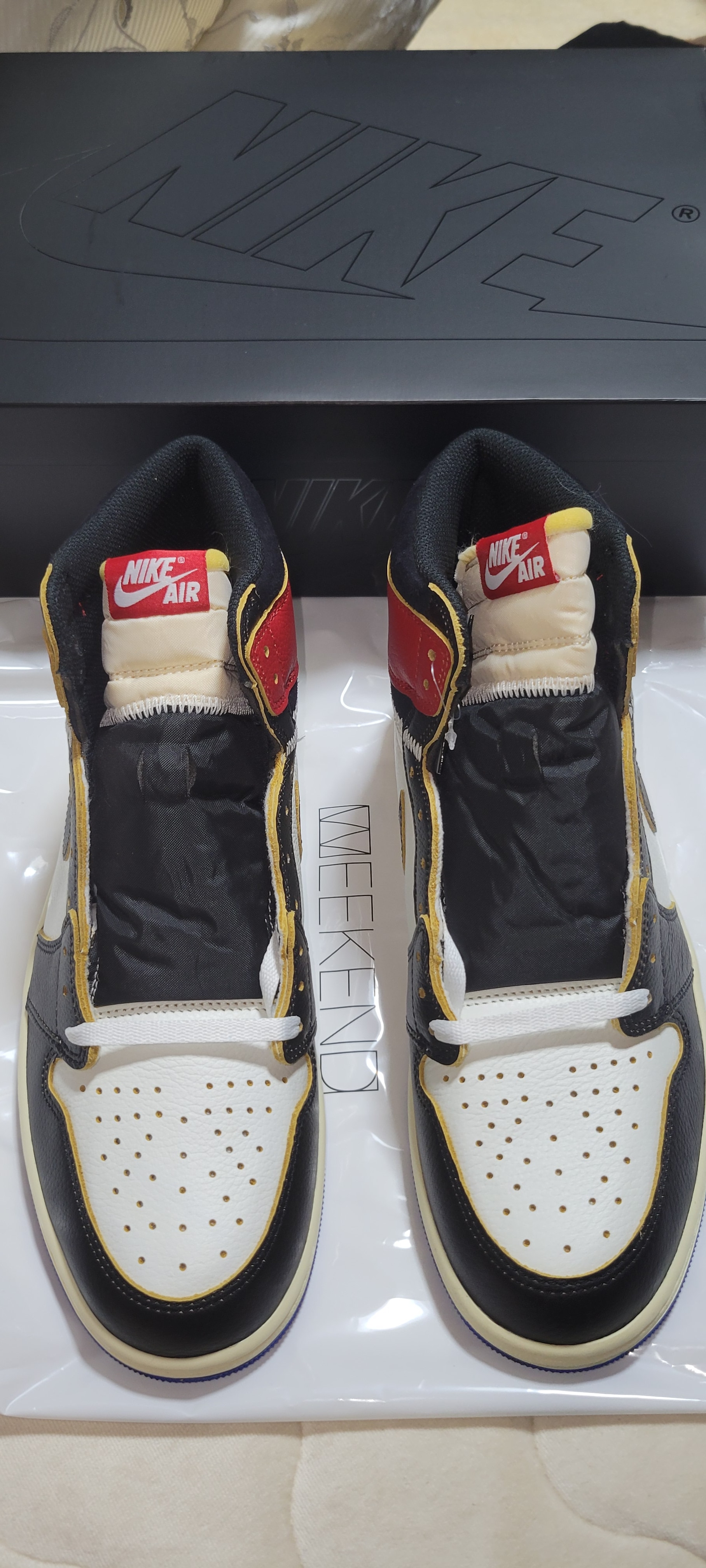 フラグメントデザイン × ユニオン × ナイキ エアジョーダン1 ハイ OG "ブラック/バーシティレッド"