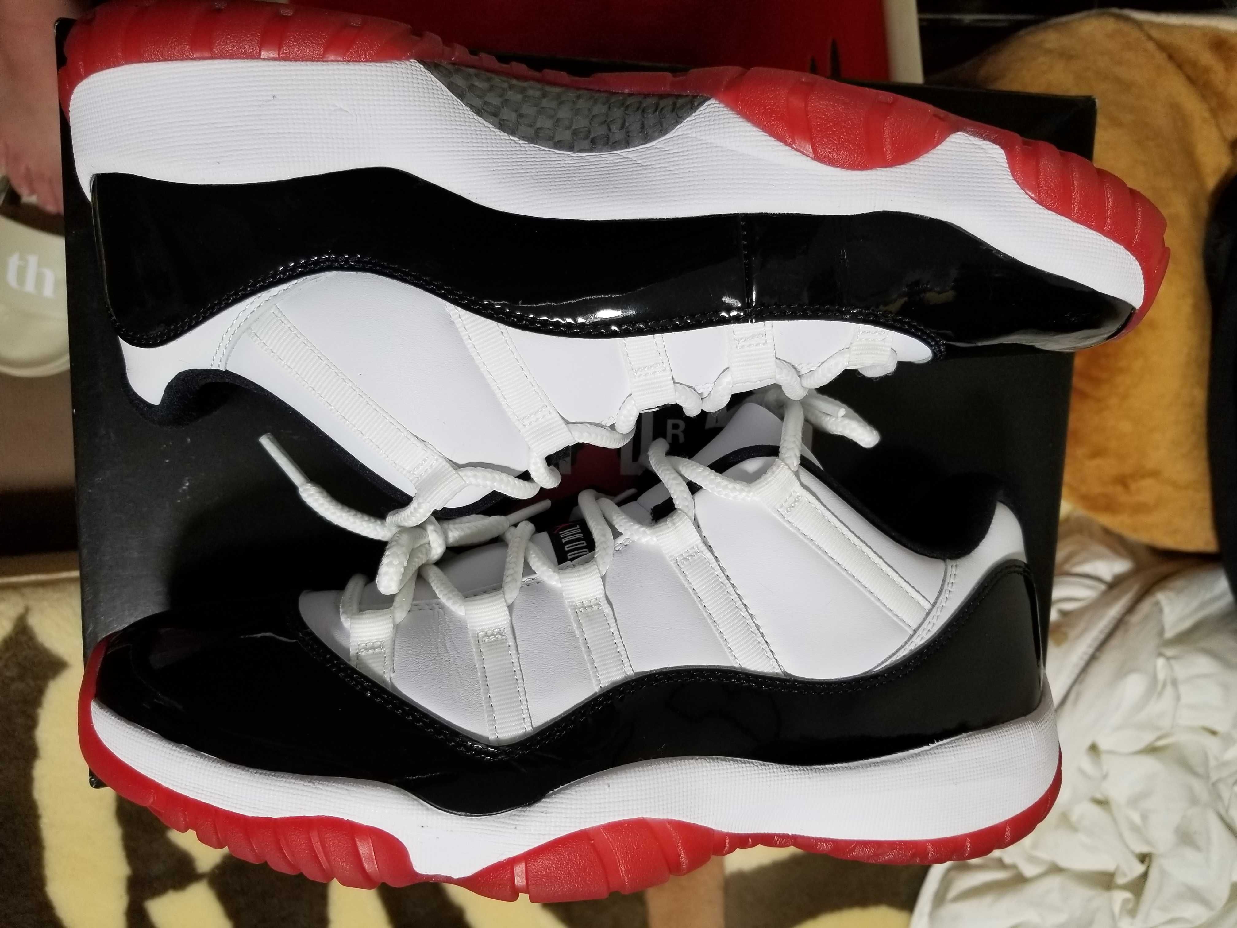 Nike Air Jordan 11 Low "Gym Red"