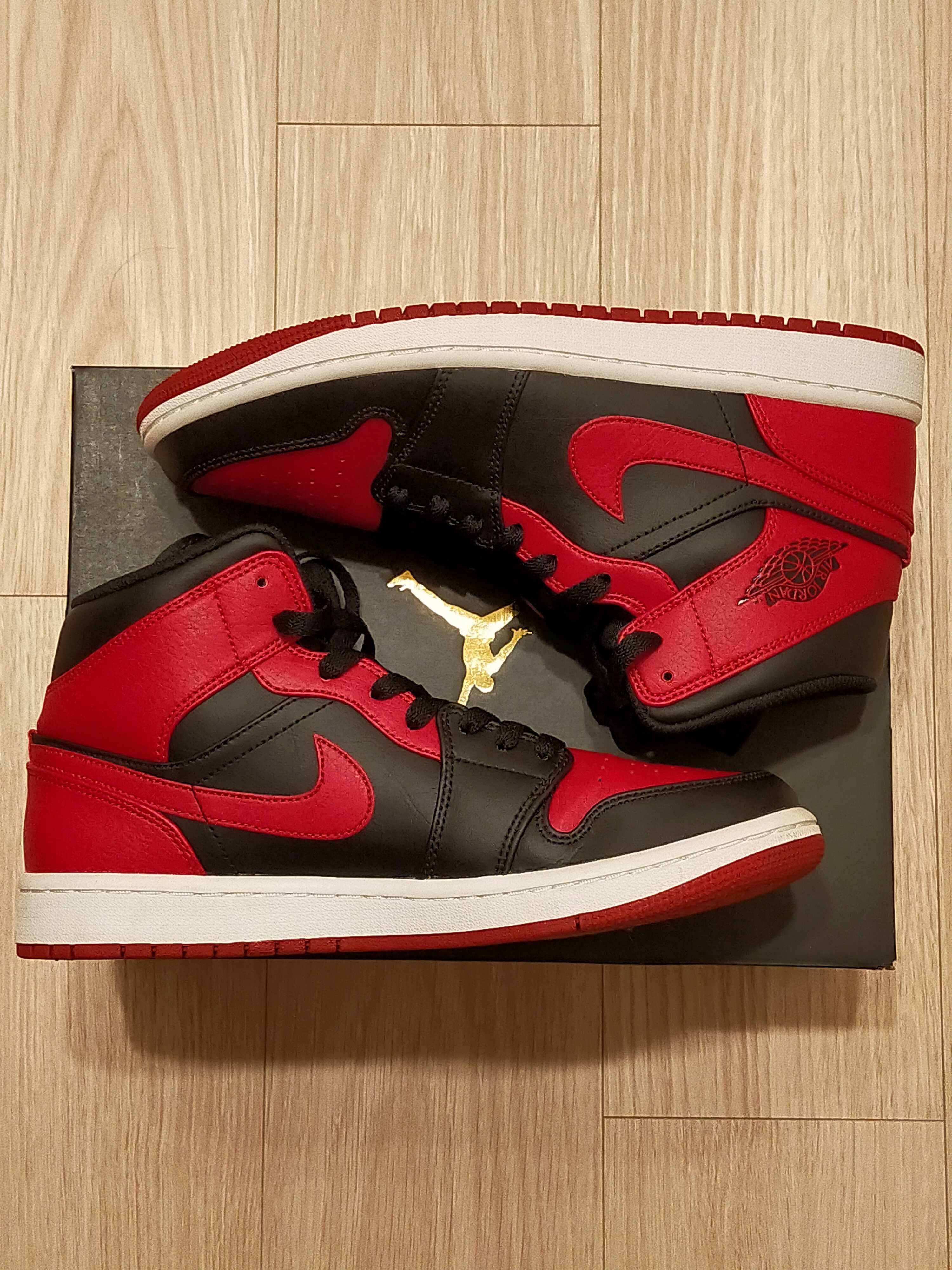 Nike Air Jordan 1 Mid "Bred"