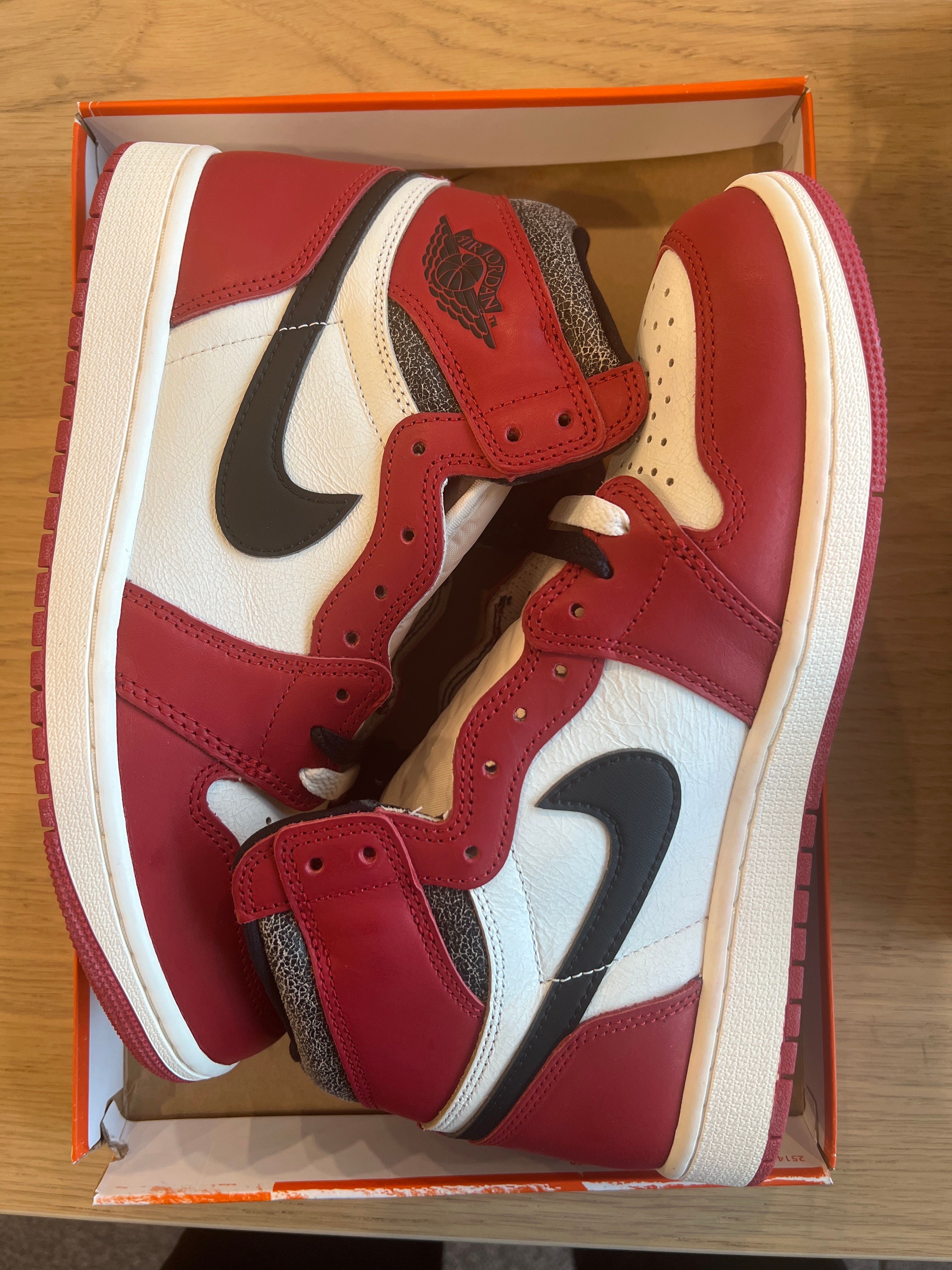 Nike Air Jordan 1 High OG "Lost & Found/Chicago"