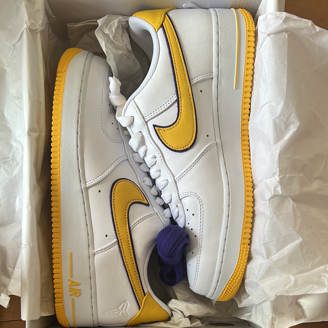 Kobe Bryant × Nike Air Force 1 Low Retro QS "Varsity Maize and Varsity Purple"
