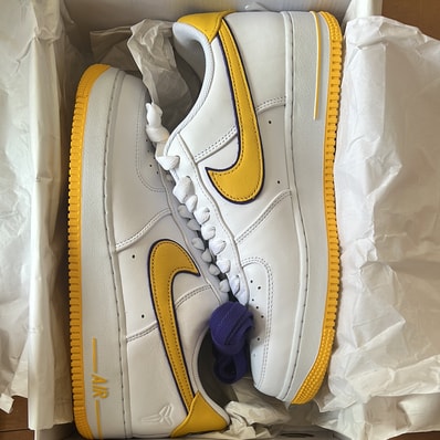 Kobe Bryant × Nike Air Force 1 Low Retro QS "Varsity Maize and Varsity Purple"