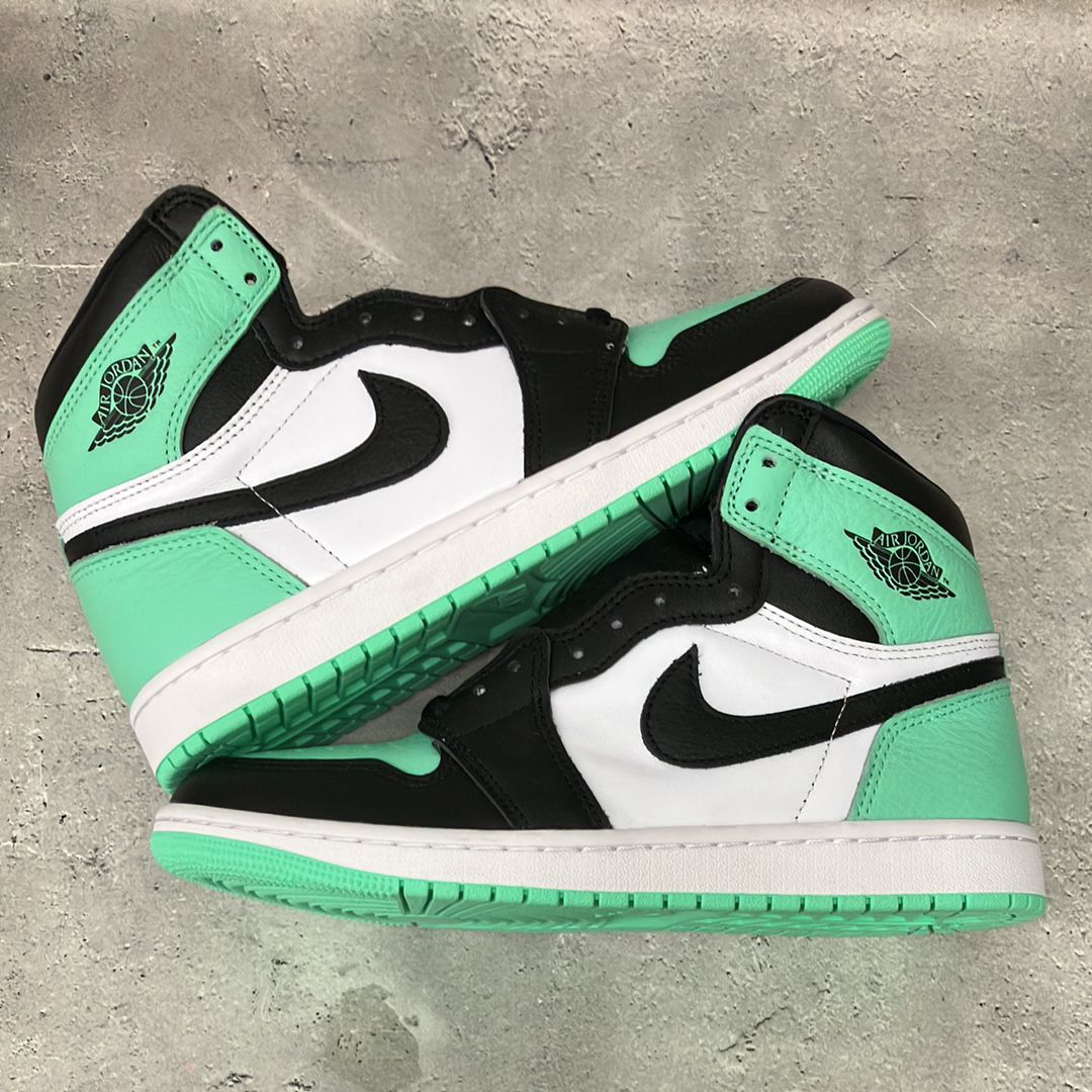 Nike Air Jordan 1 High OG "Green Glow"