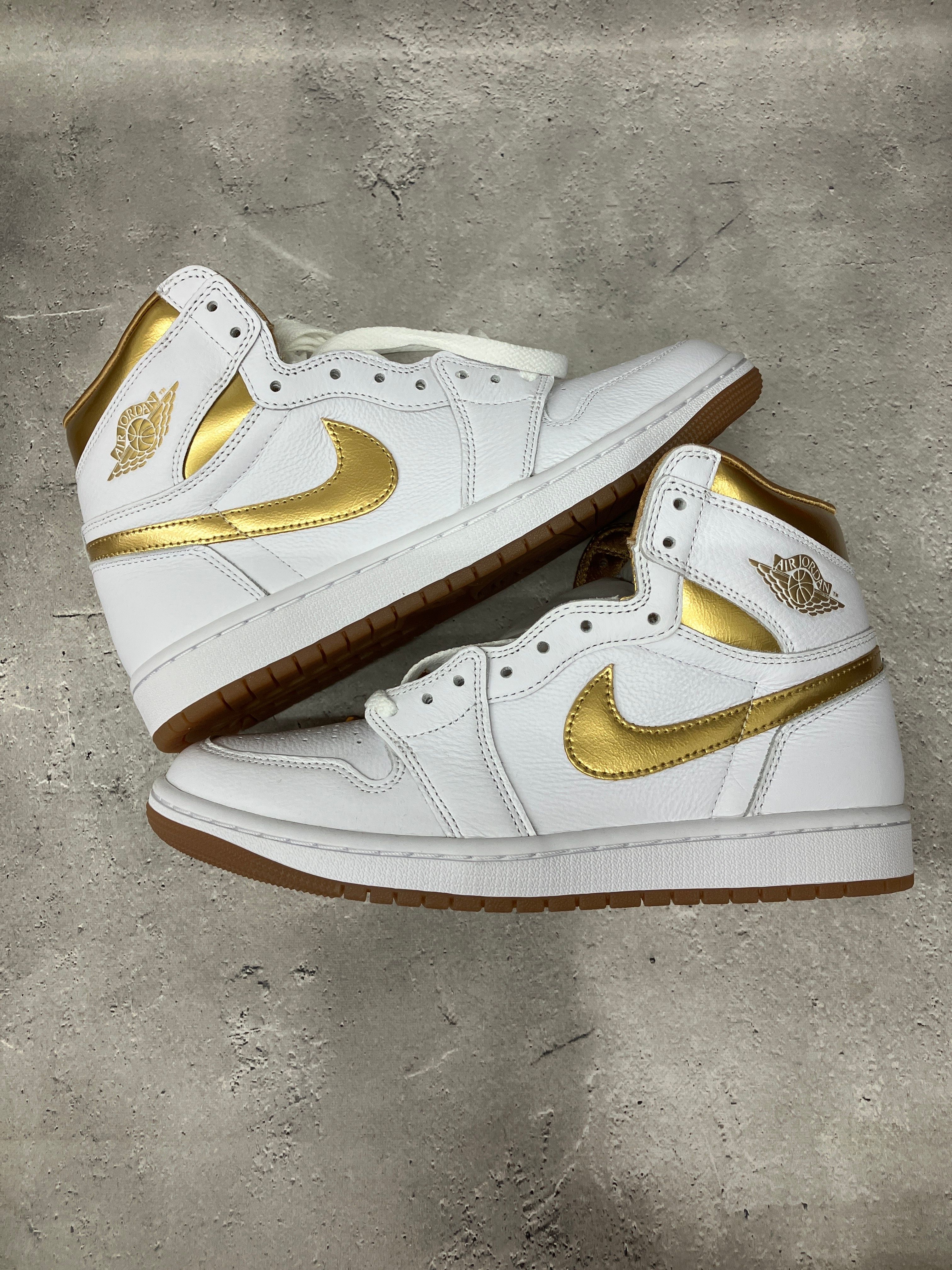 Nike Women's Air Jordan 1 Retro High OG "White and Gold"