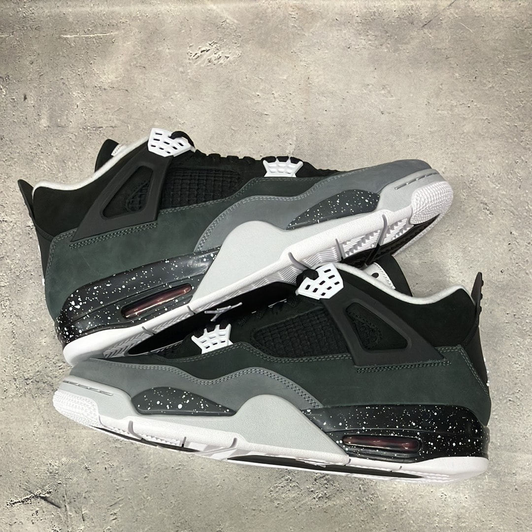 Nike Air Jordan 4 Retro "Fear"
