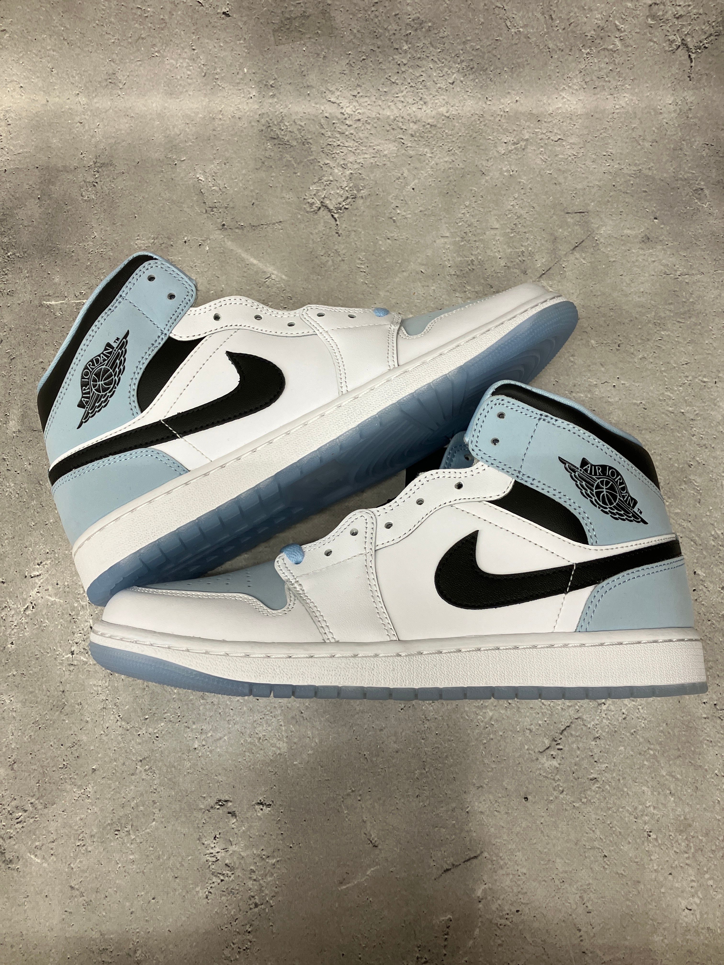 Nike Air Jordan 1 Mid "Ice Blue Nubuck"