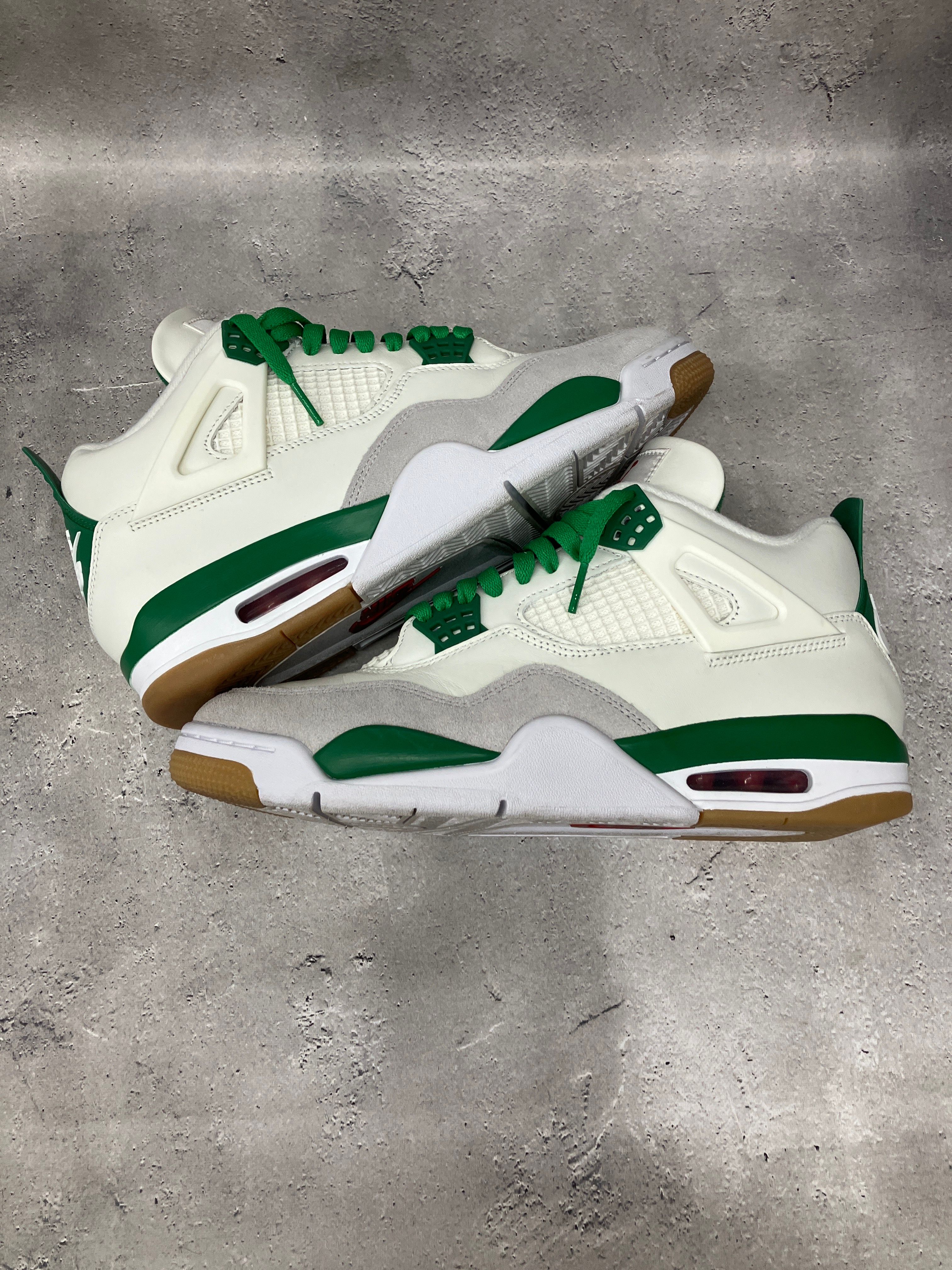 Nike SB × Air Jordan 4 Retro SP "Pine Green"