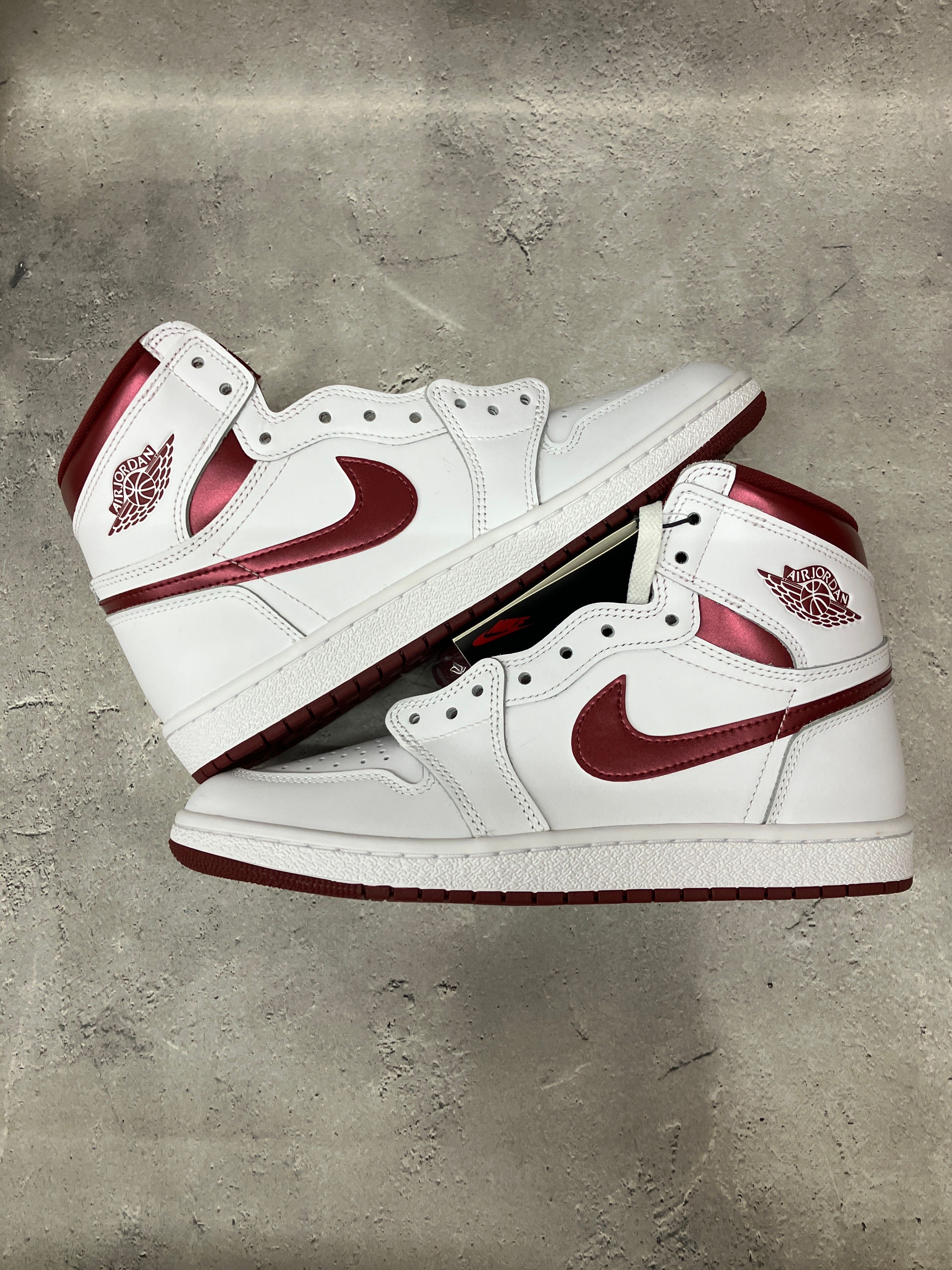 Nike Air Jordan 1 High '85 "Metallic Burgundy"