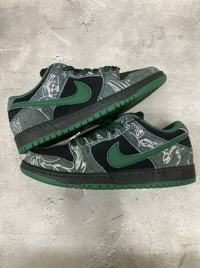 There Skateboards × Nike SB Dunk Low Pro "Anthracite and Gorge Green"