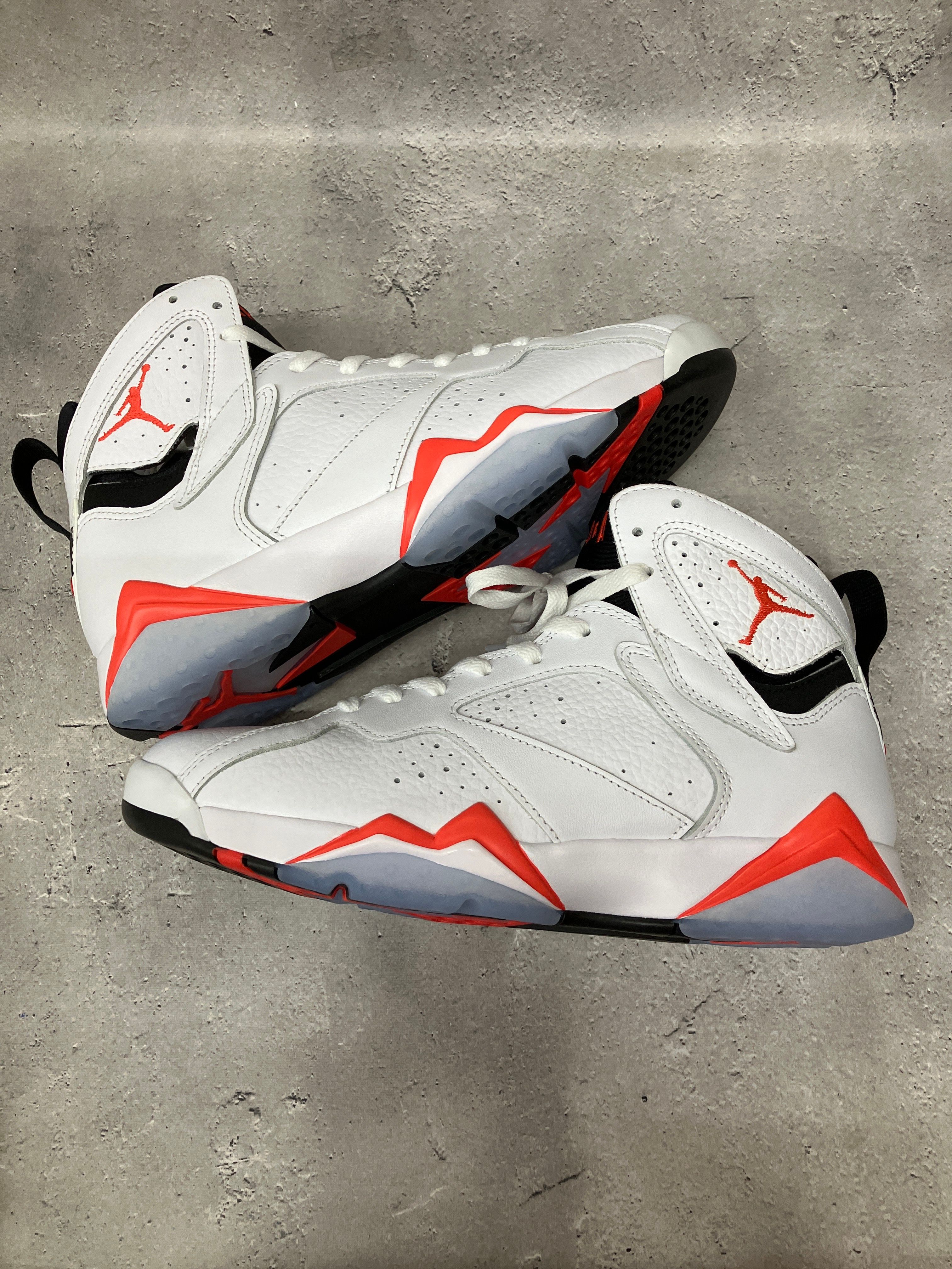 Nike Air Jordan 7 Retro "White Infrared"