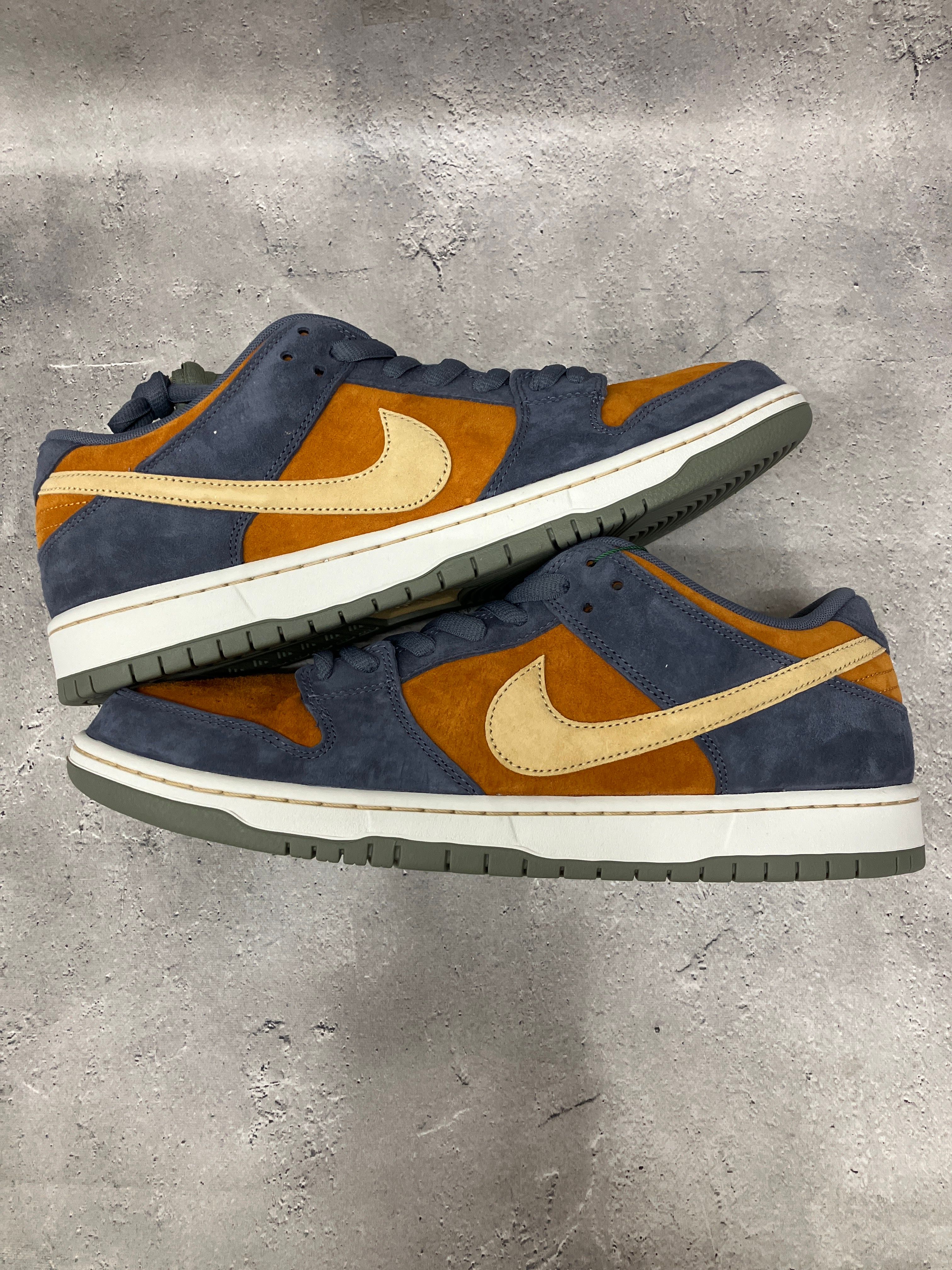 Nike SB Dunk Low Pro "Light Carbon and Monarch"