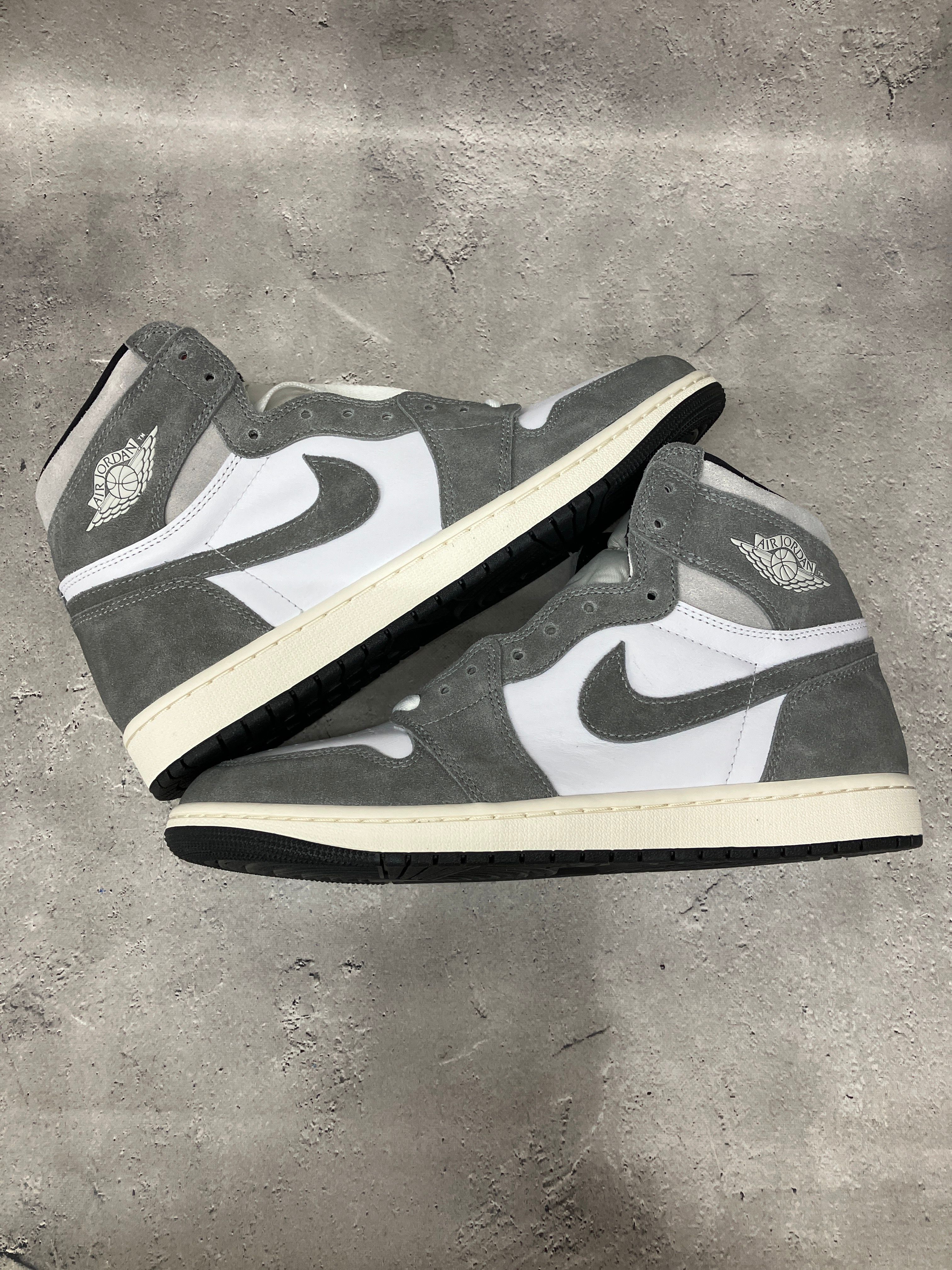 Nike Air Jordan 1 Retro High OG "Black and Smoke Grey"