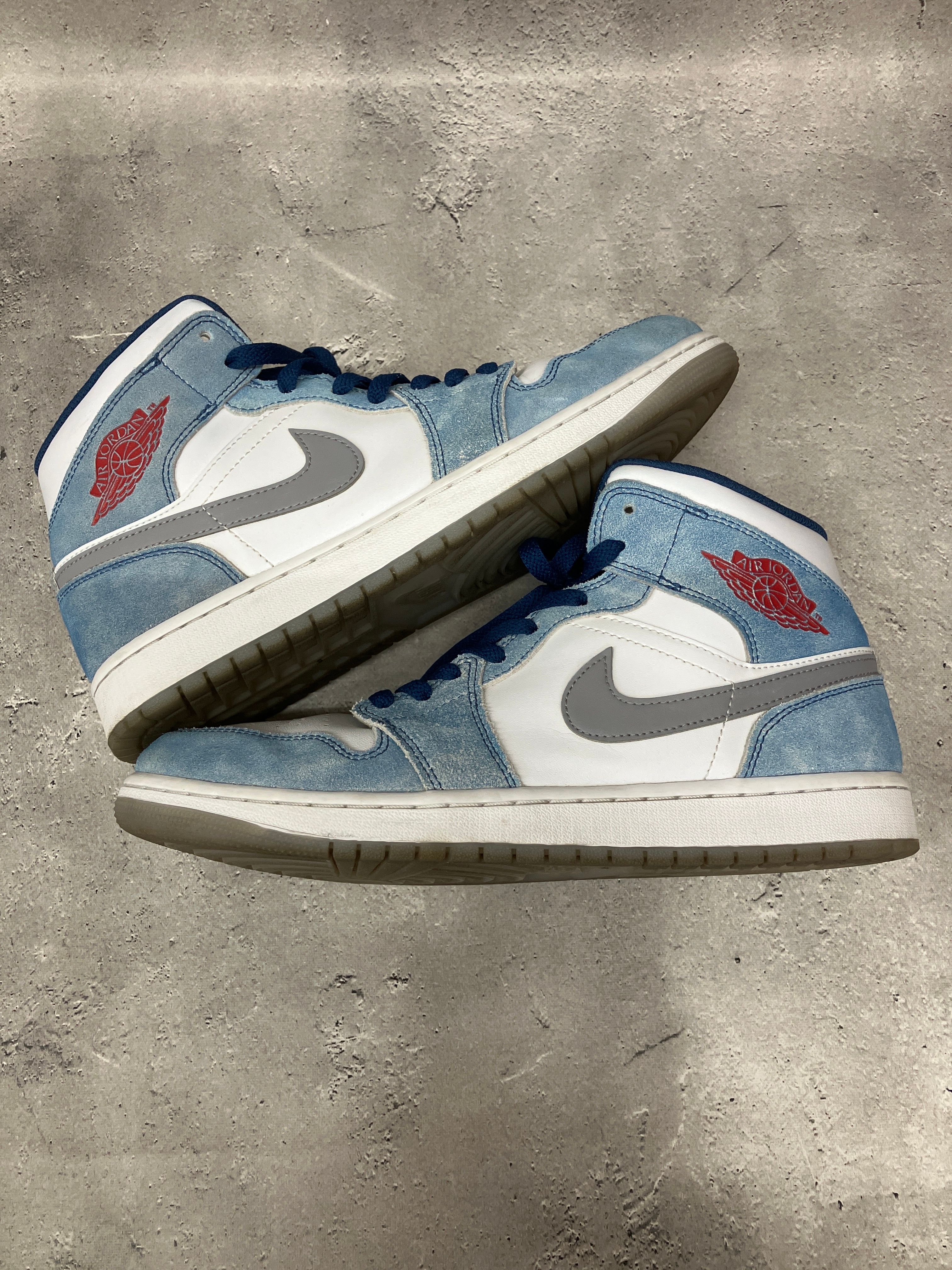 Nike Air Jordan 1 Mid SE "White/Hyper Royal/Red"