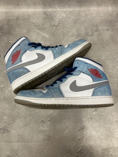 Nike Air Jordan 1 Mid SE "White/Hyper Royal/Red"