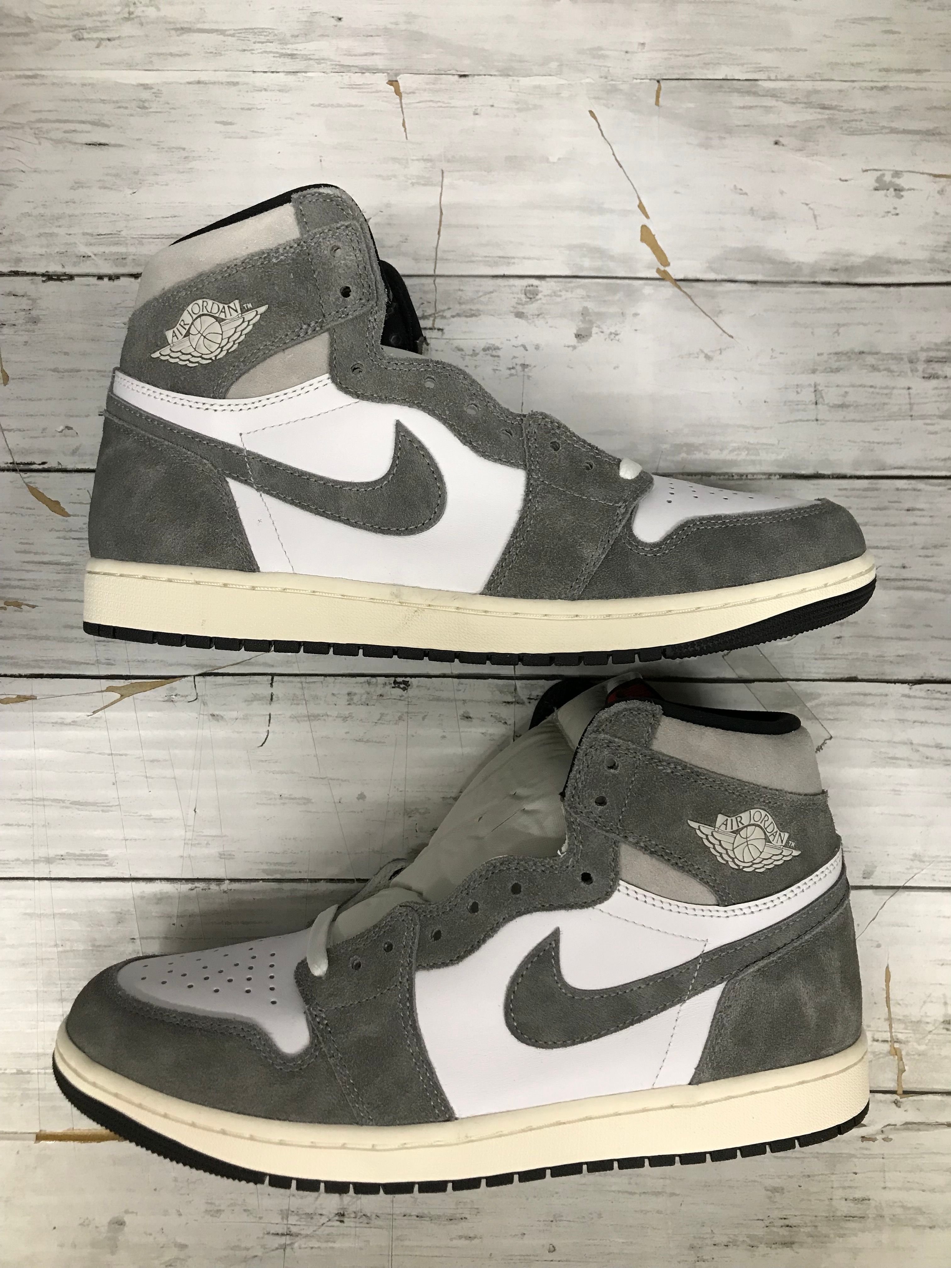 Nike Air Jordan 1 Retro High OG "Black and Smoke Grey"