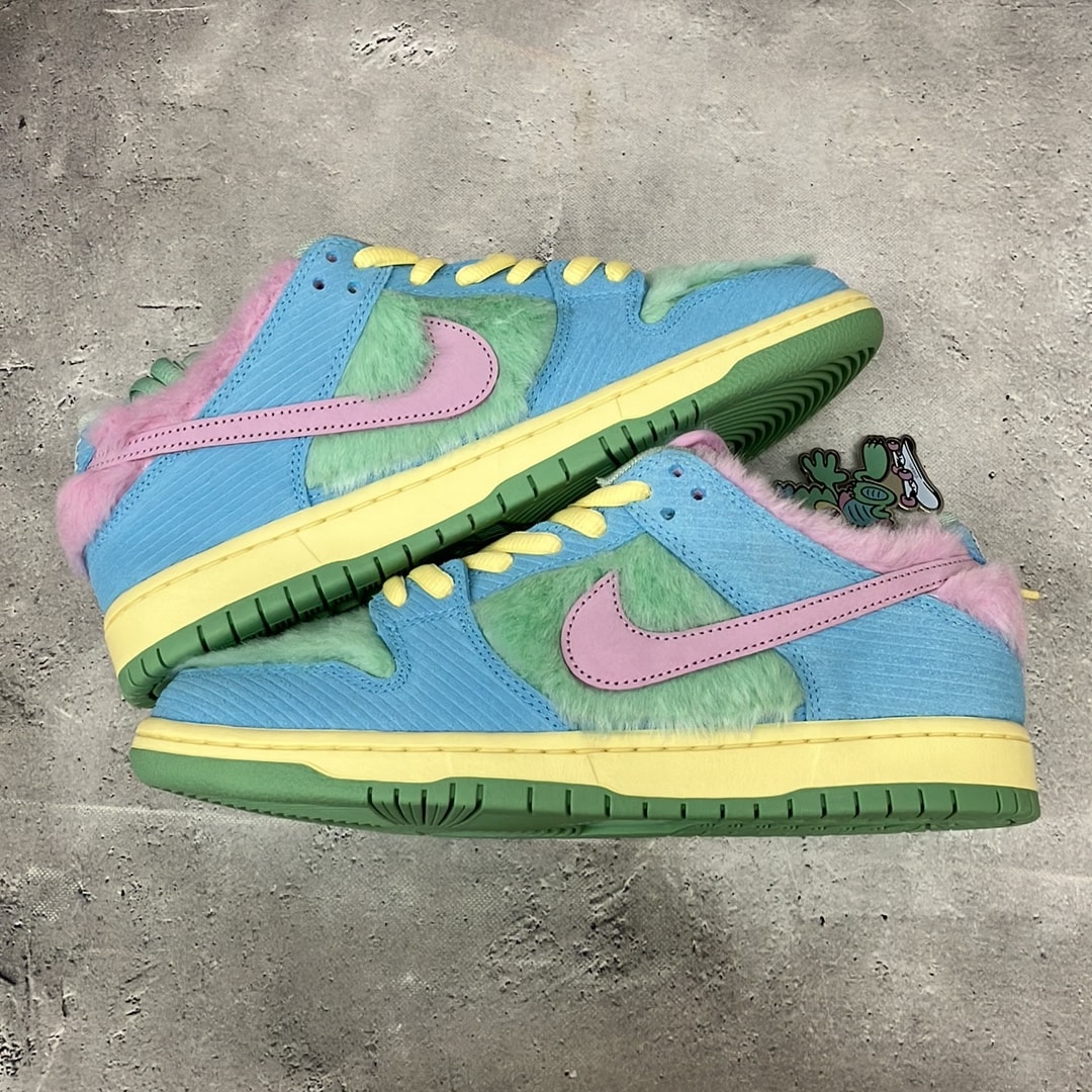 VERDY × Nike SB Dunk Low Pro QS "Visty/Blue Gaze and Enamel Green"