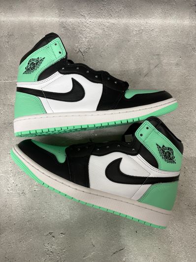 Nike Air Jordan 1 High OG "Green Glow"