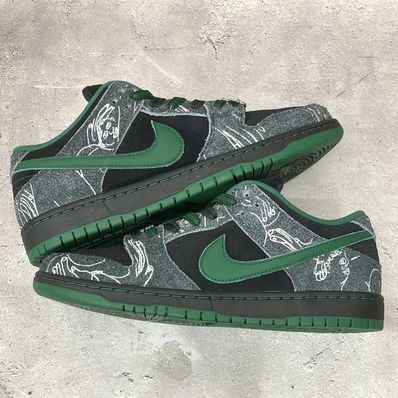 There Skateboards × Nike SB Dunk Low Pro "Anthracite and Gorge Green"